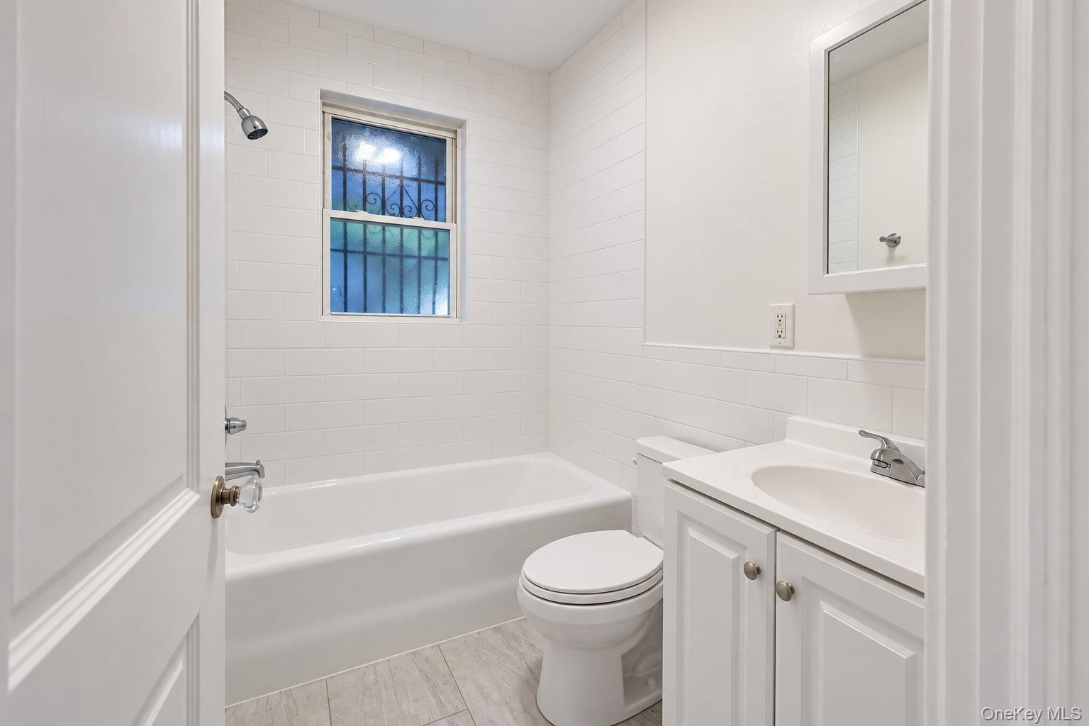 364 Ashford Avenue, Unit 1W photo 3