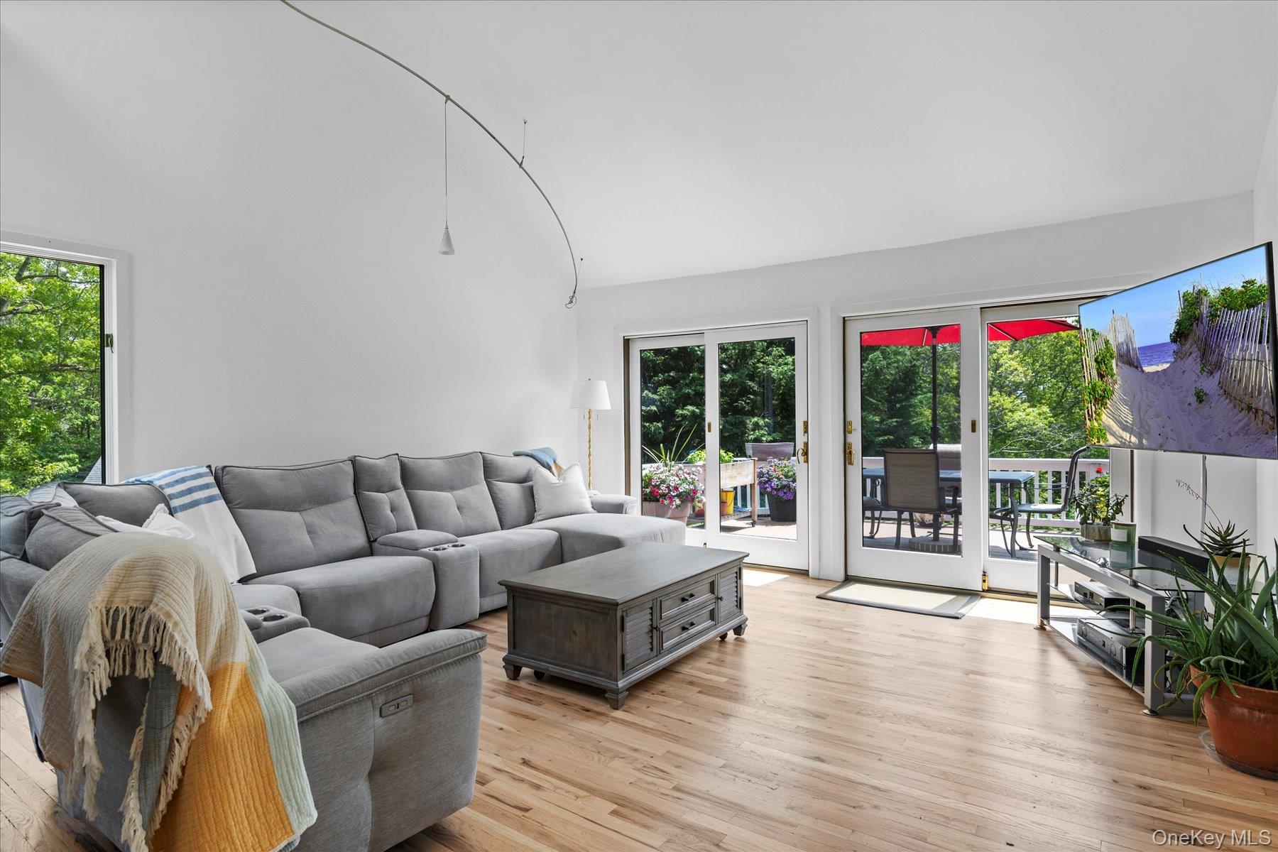370 Old Canoe Place Road – For Sale photo 3