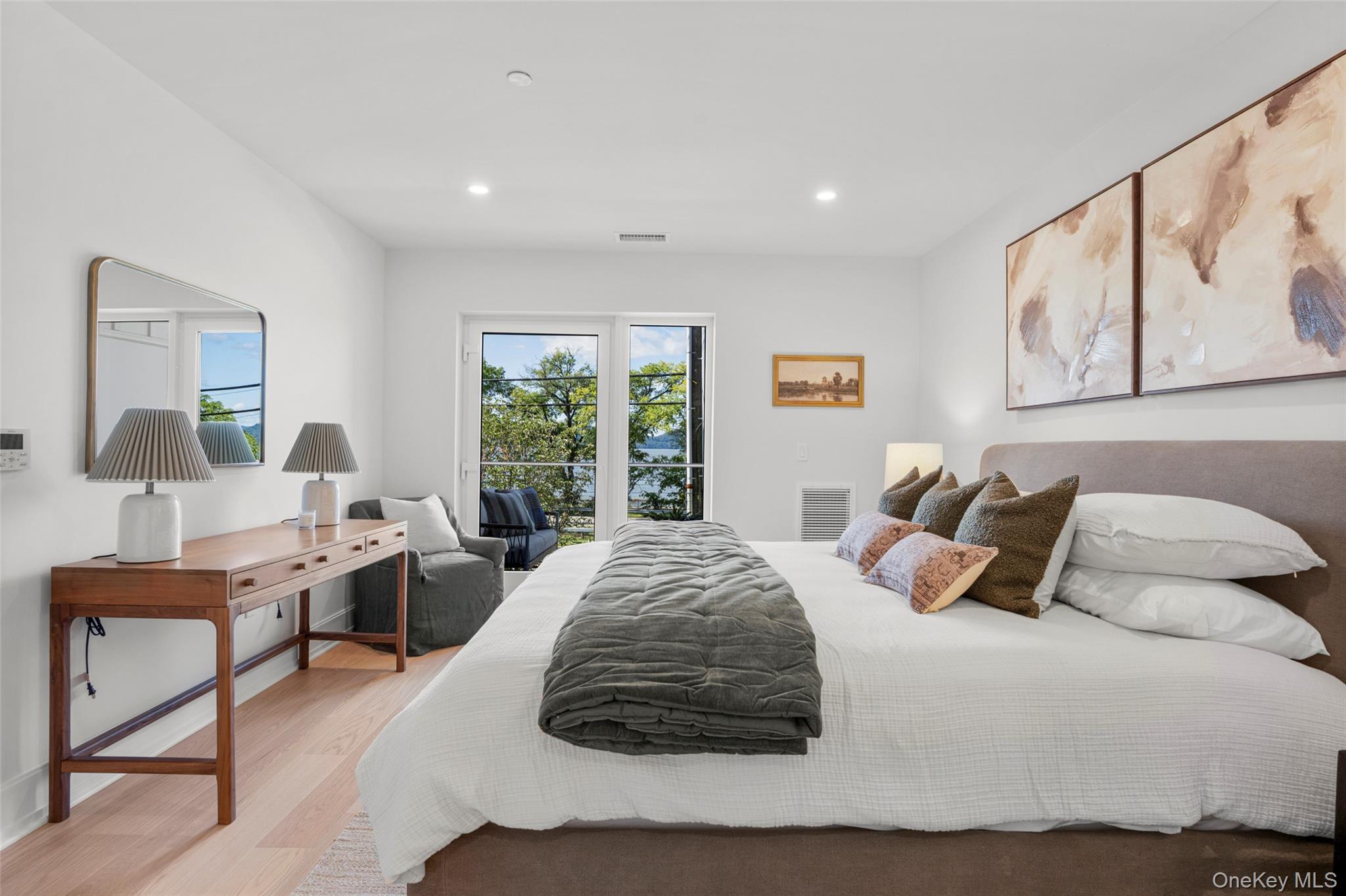 25 S Riverside Avenue, Unit 211 photo 17