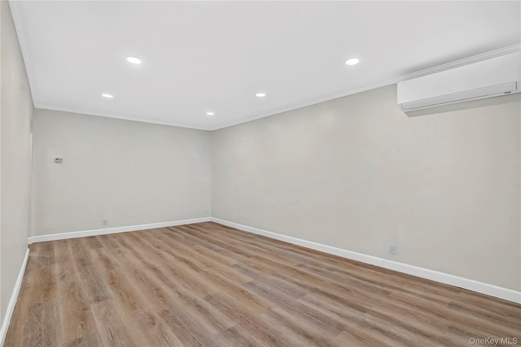 8953 Vanderveer Street – For Sale photo 4