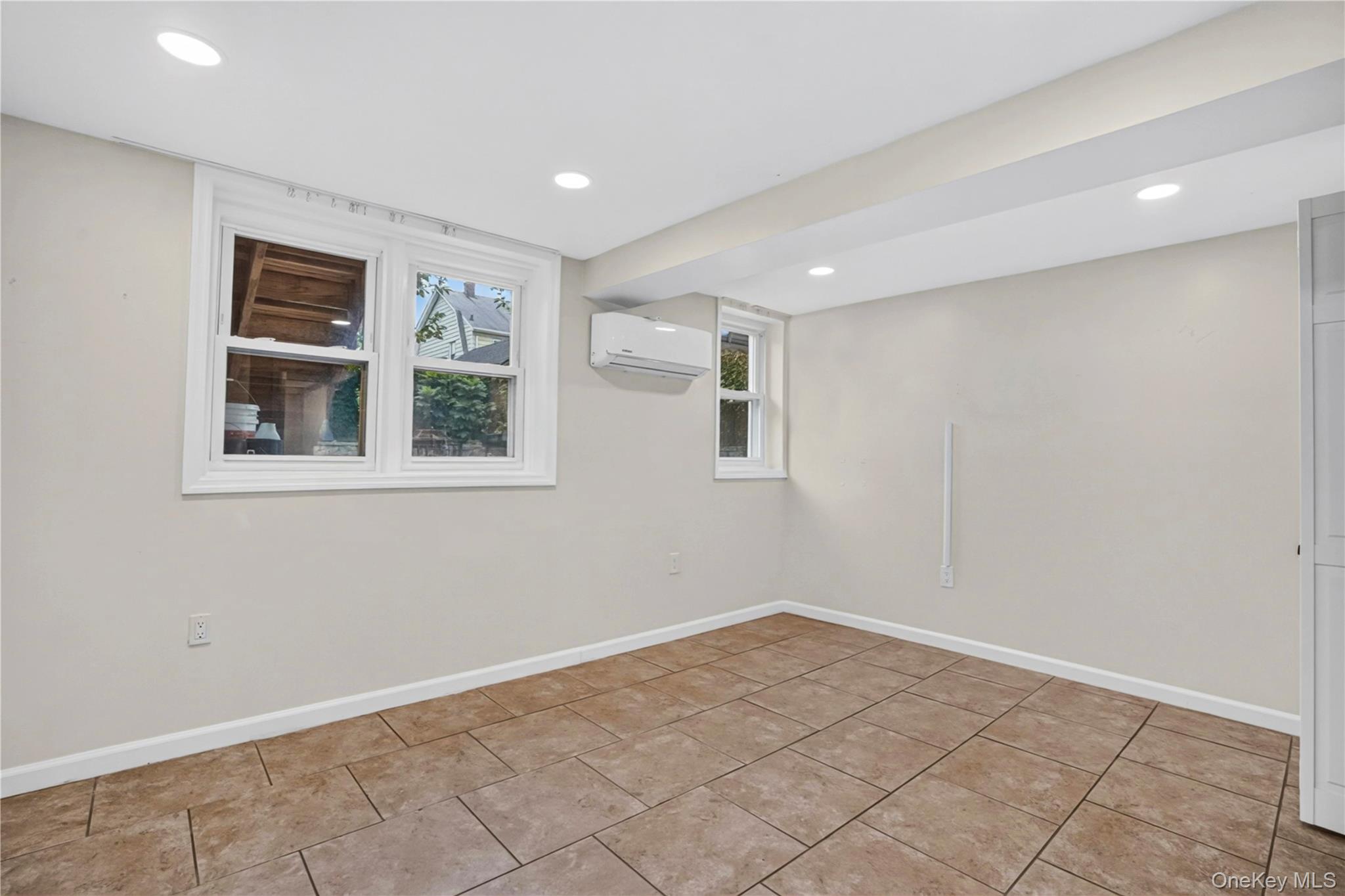 8953 Vanderveer Street – For Sale photo 8