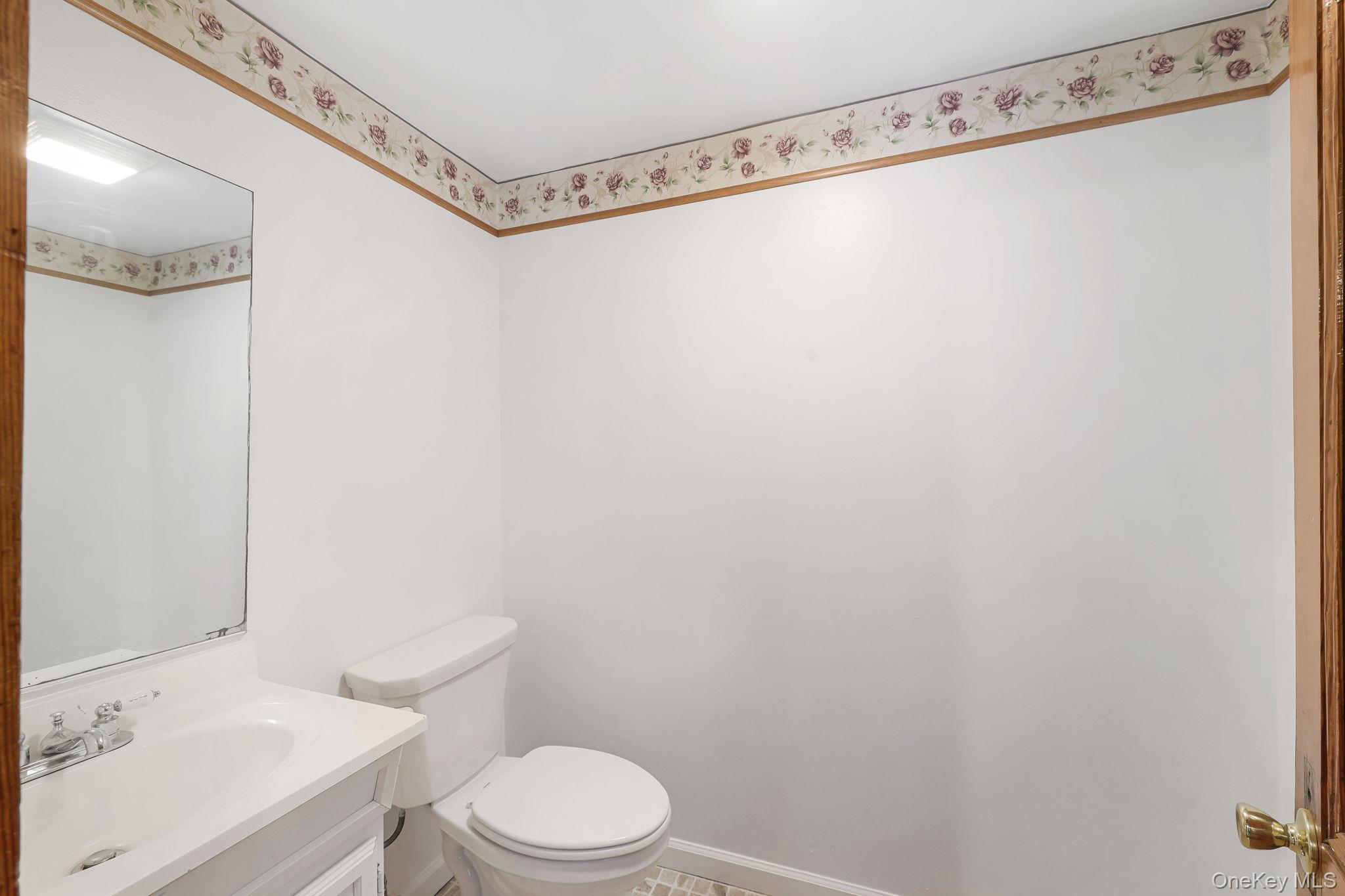 708 Burlingham Road – For Sale photo 8