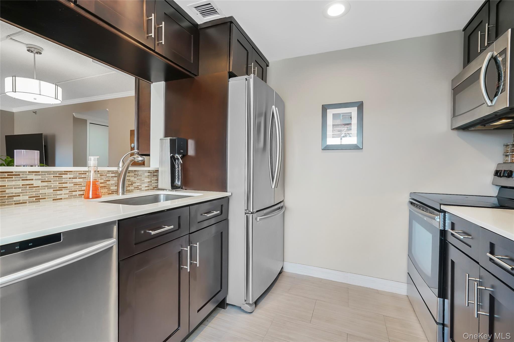 123 Mamaroneck Avenue, Unit 215 photo 5