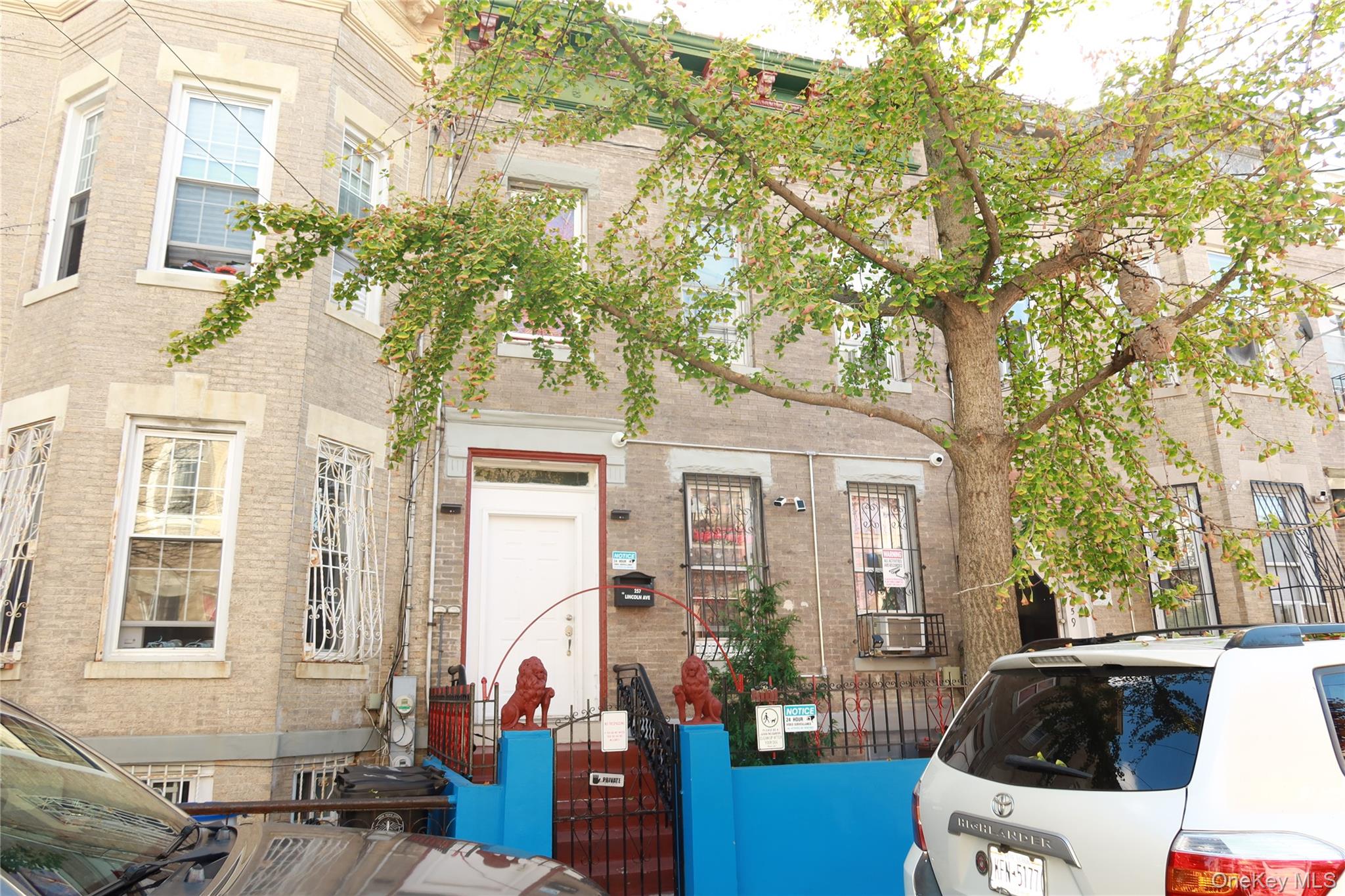 257 Lincoln Avenue – For Sale