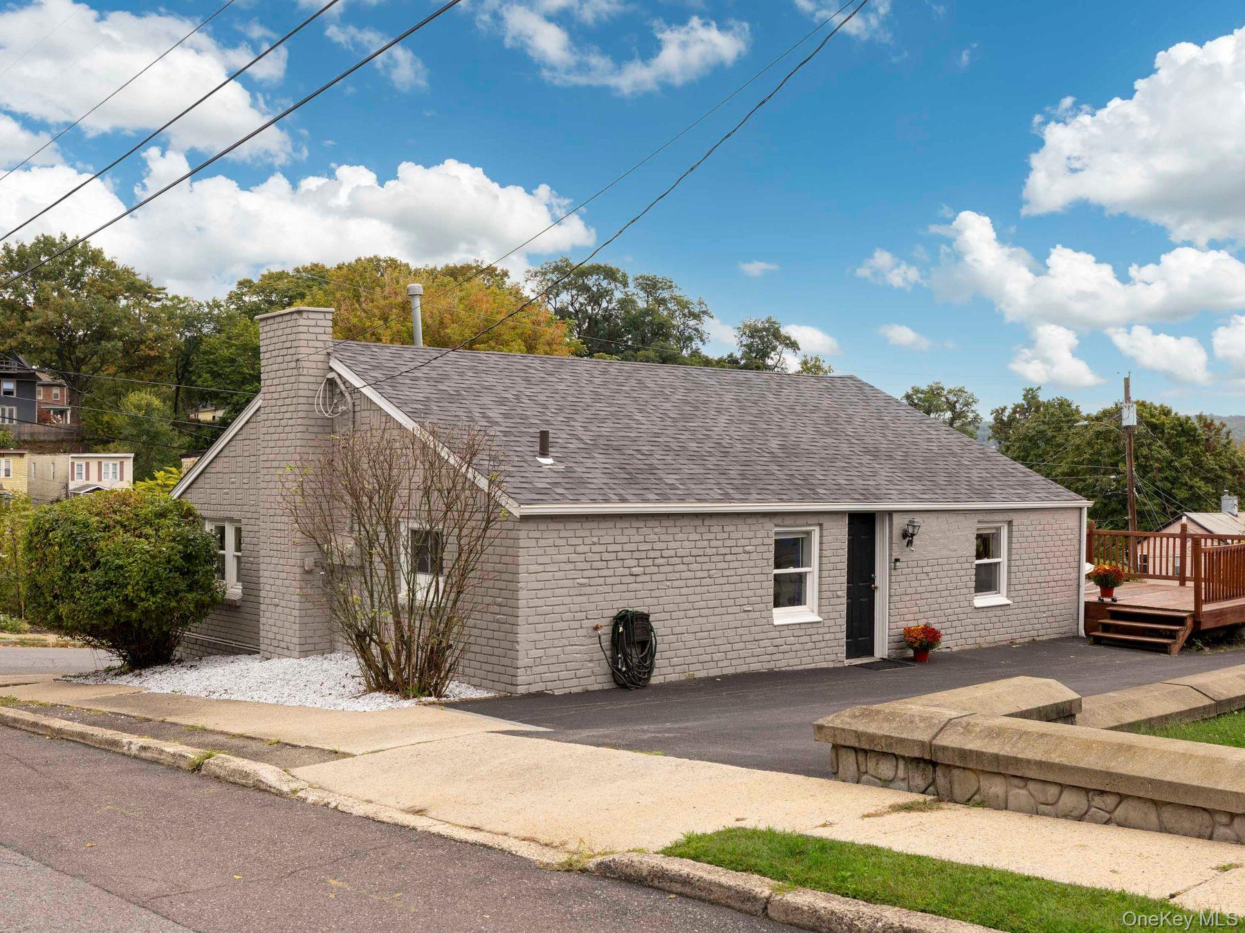 35 Sycamore Street – For Sale