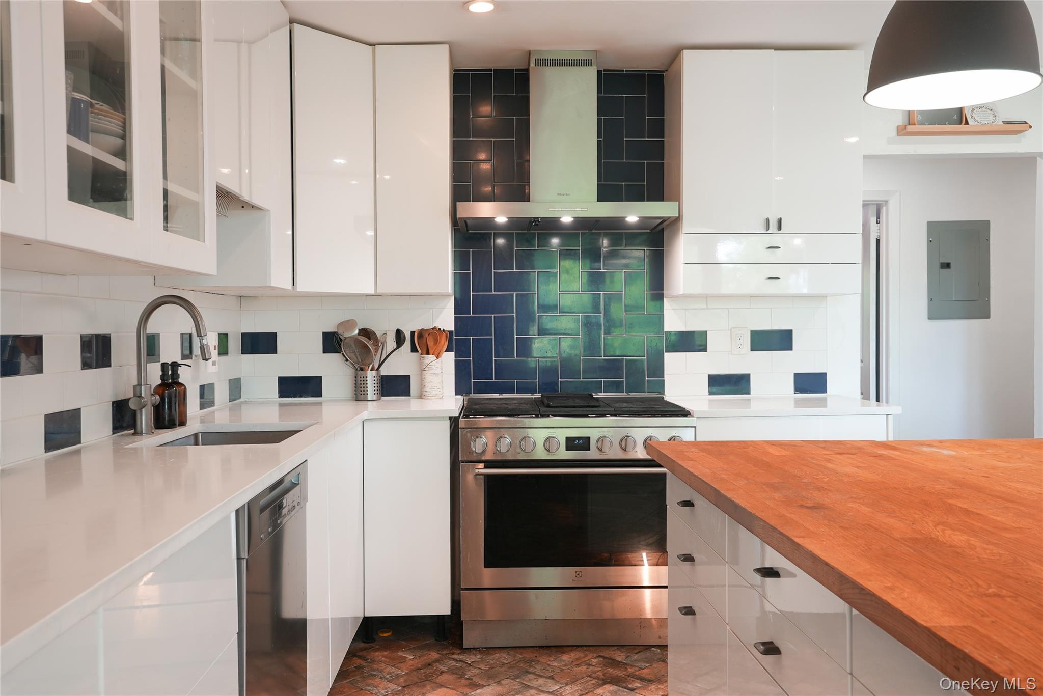 100 Dowd Street, Unit C6