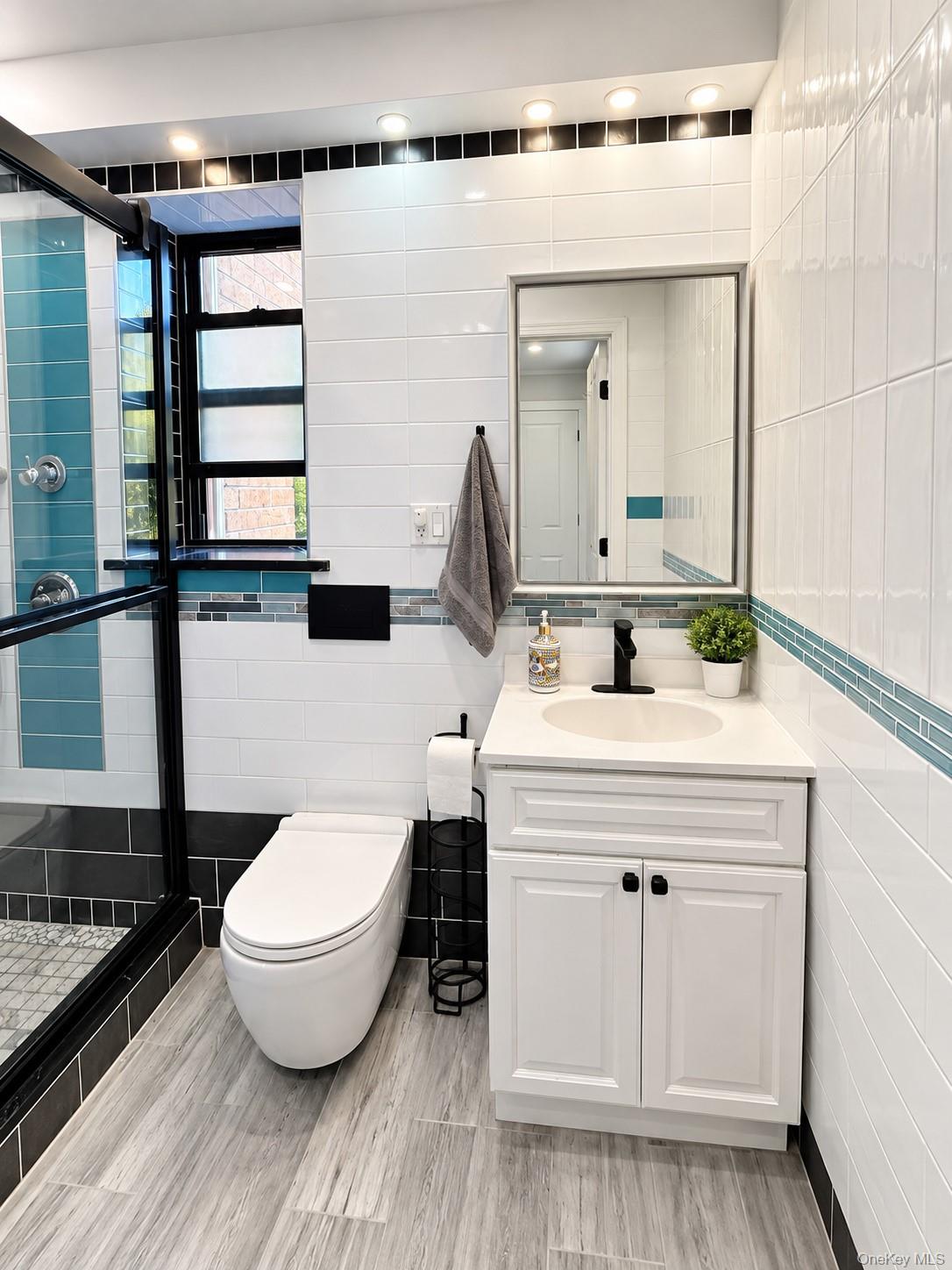 7252 Metropolitan Avenue, Unit 2B photo 6