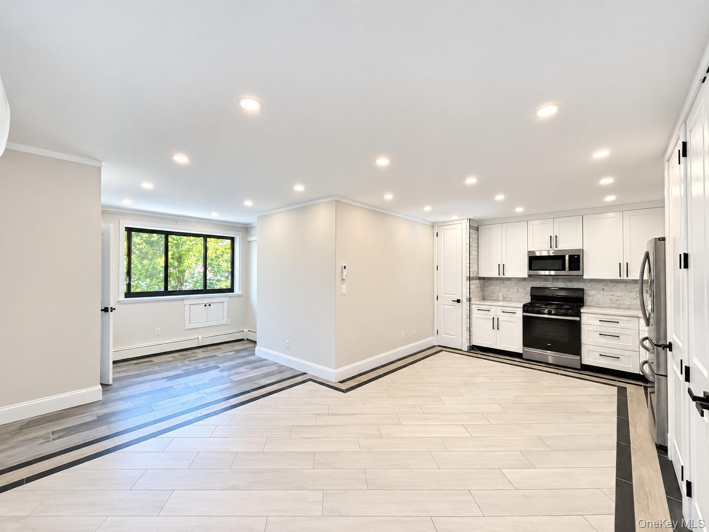 7252 Metropolitan Avenue, Unit 2B photo 2