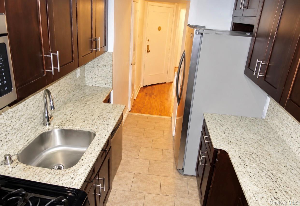 141-17 79th Avenue, Unit 2 photo 5