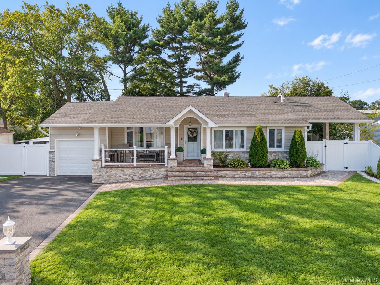 42 Blue Jay Drive – For Sale