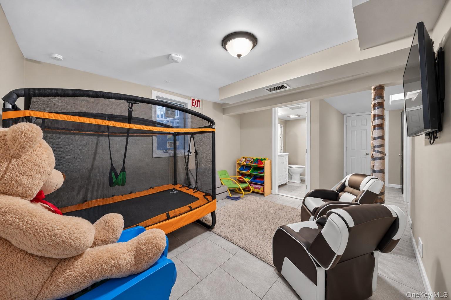 42 Blue Jay Drive – For Sale photo 23