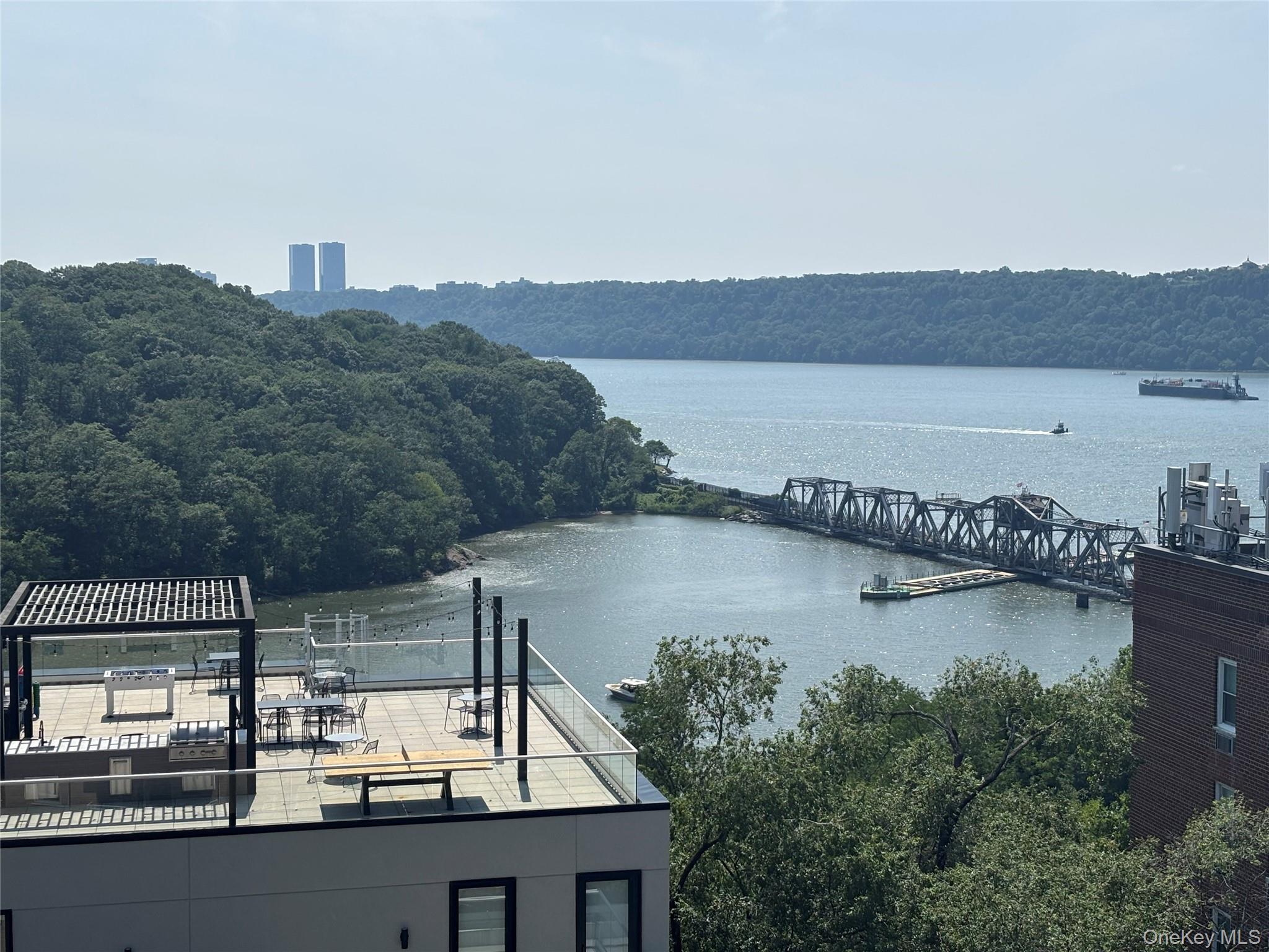2390 Palisade Avenue, Unit 1A photo 15