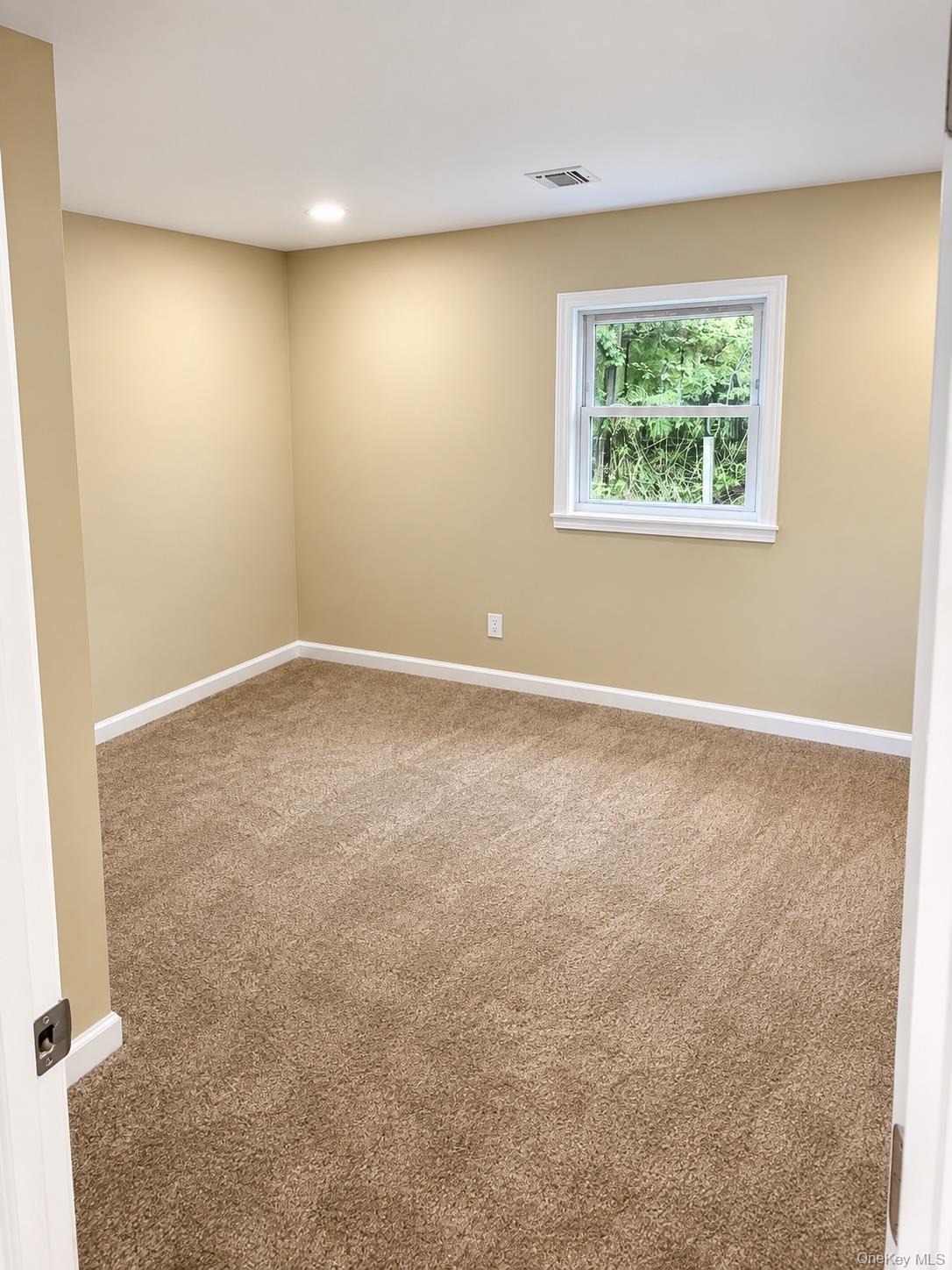 182 Frowein Road – For Sale photo 6