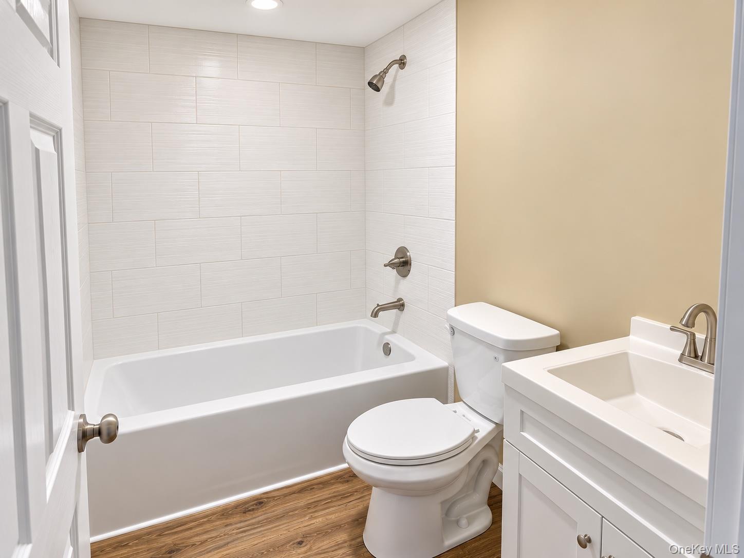 182 Frowein Road – For Sale photo 2