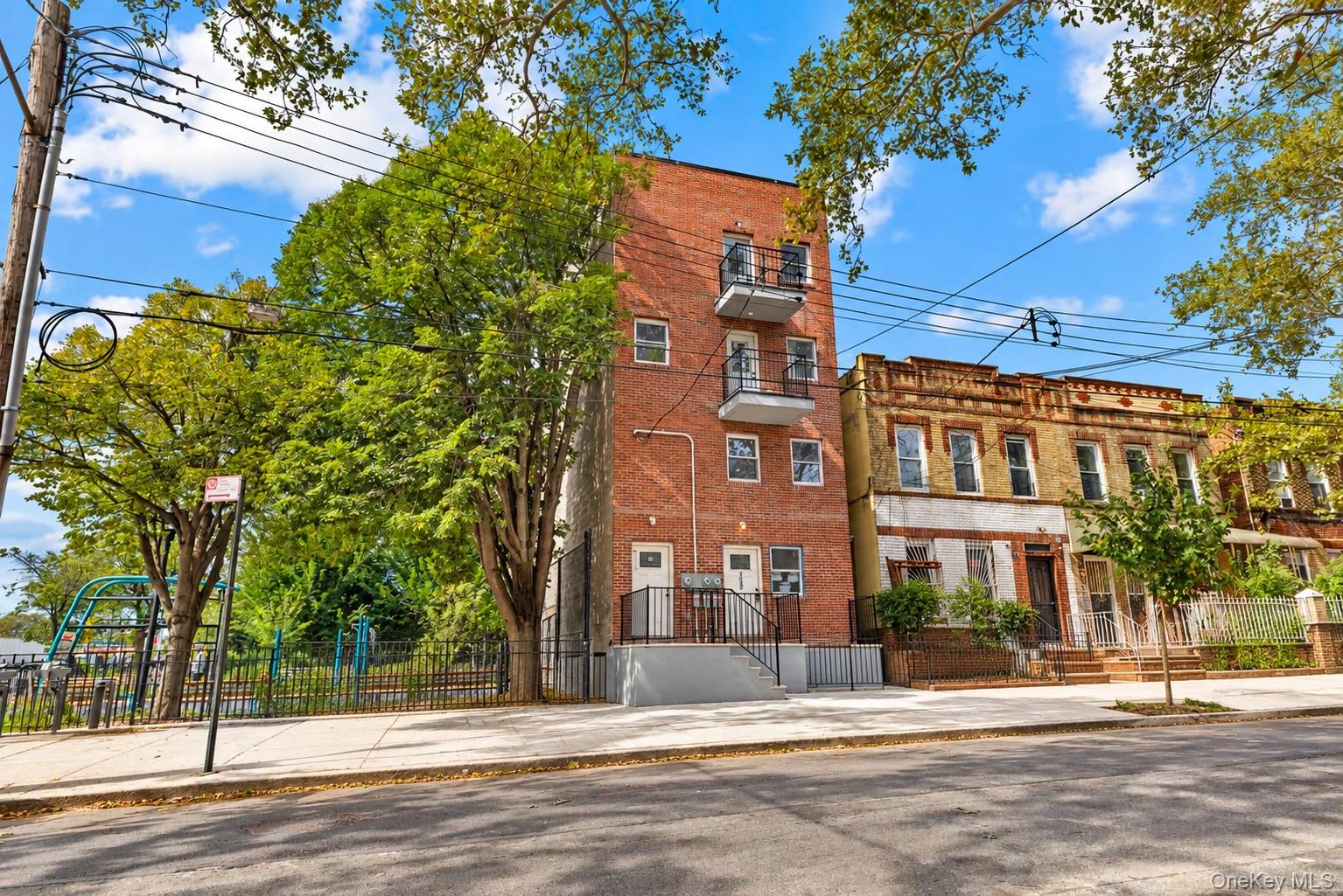 666 Osborn Street – For Sale photo 2
