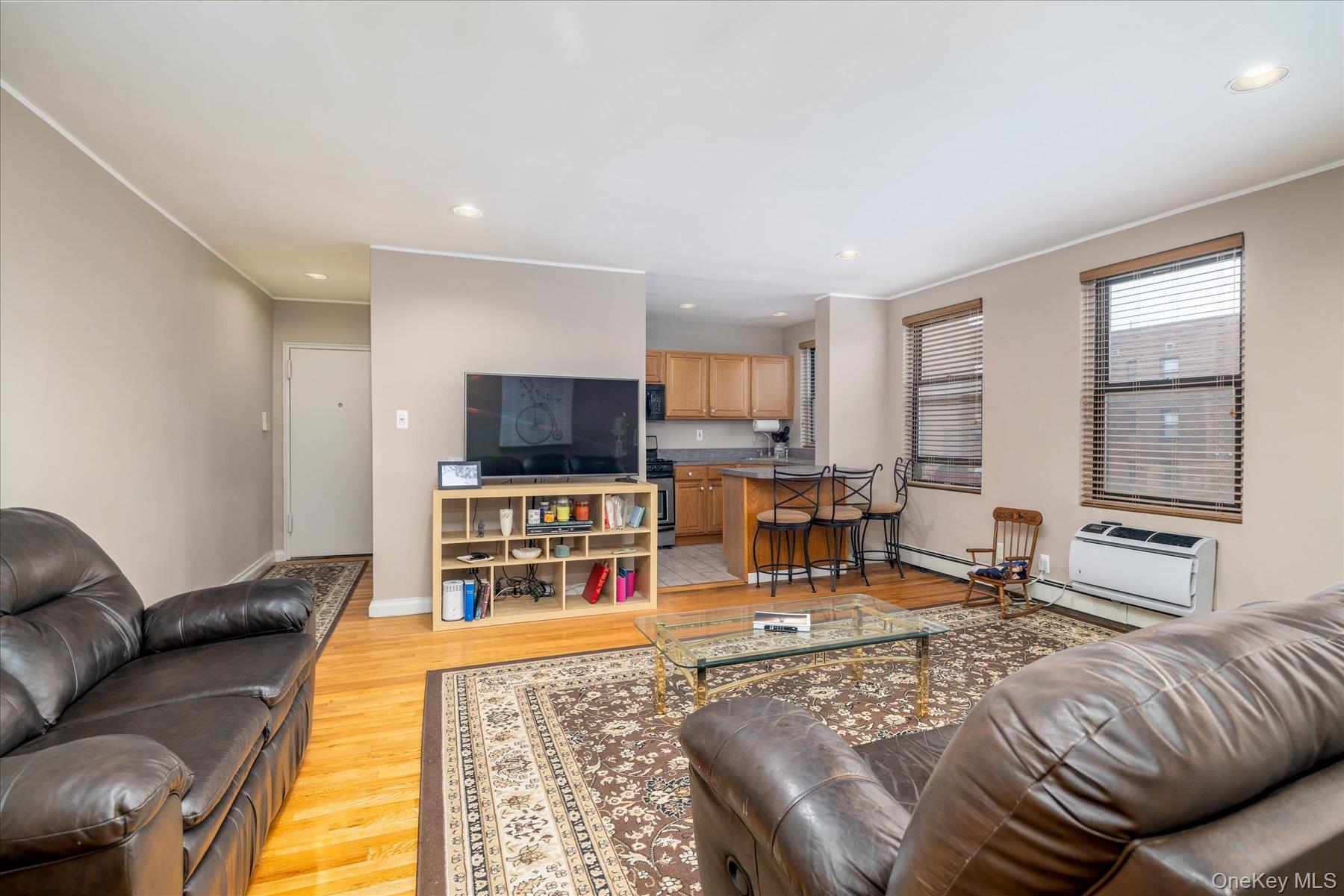 1 Jefferson Avenue, Unit H8 photo 4