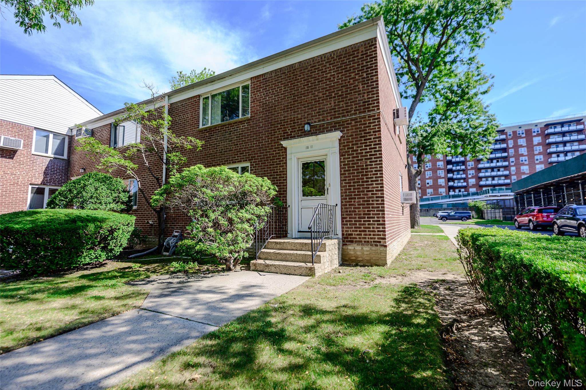 18-11 212 Street, Unit 101 photo 2