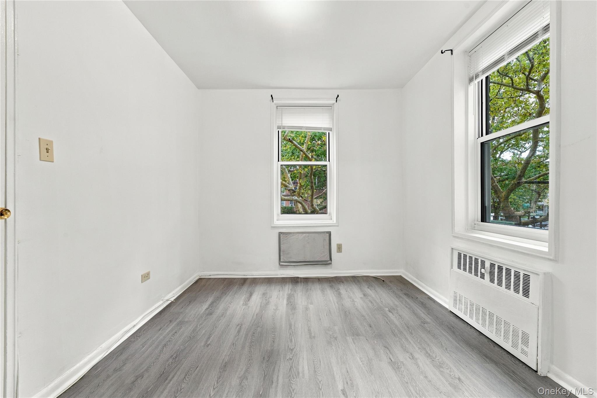 142-05 Roosevelt Avenue, Unit 206 photo 17