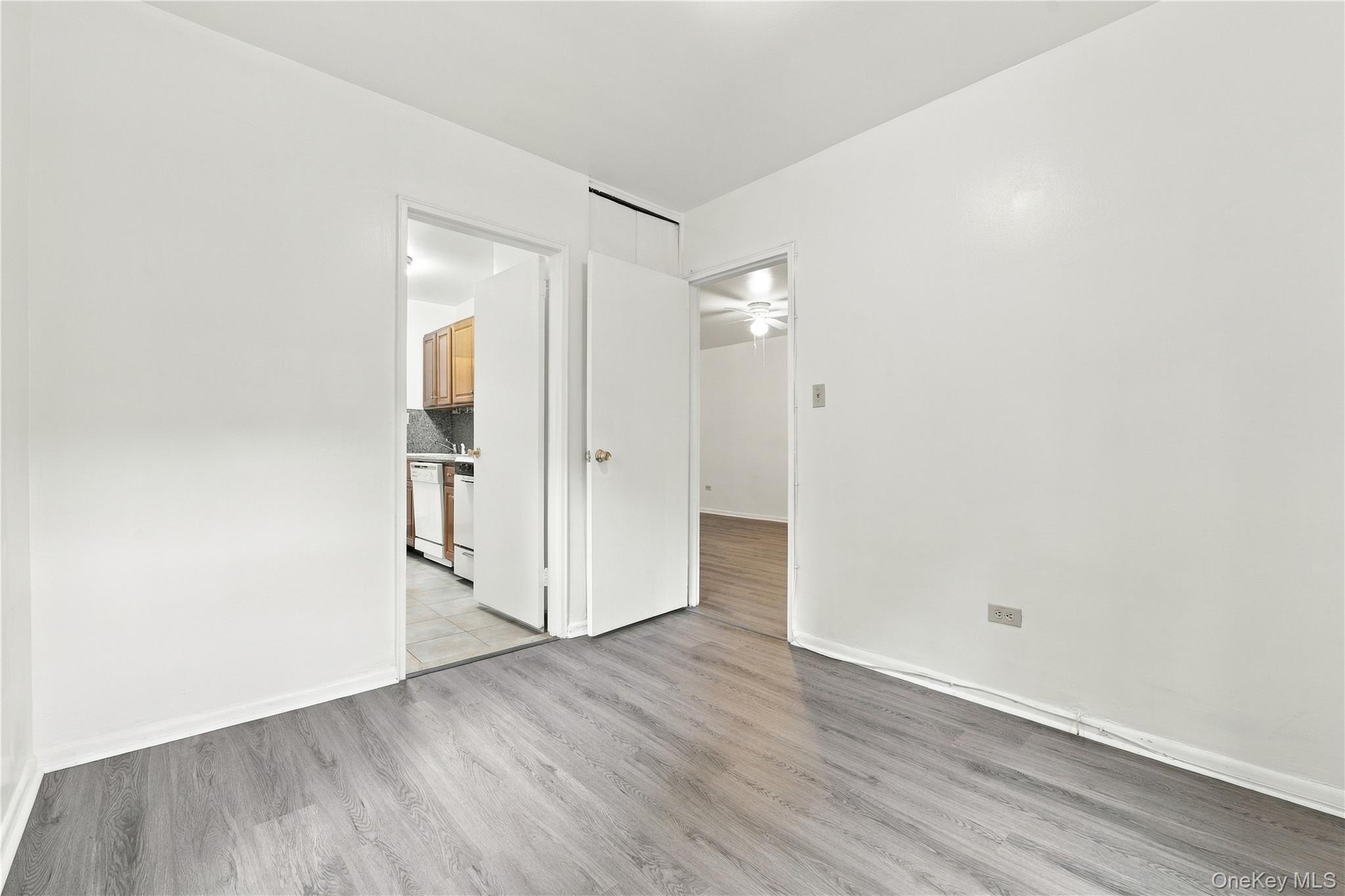 142-05 Roosevelt Avenue, Unit 206 photo 16