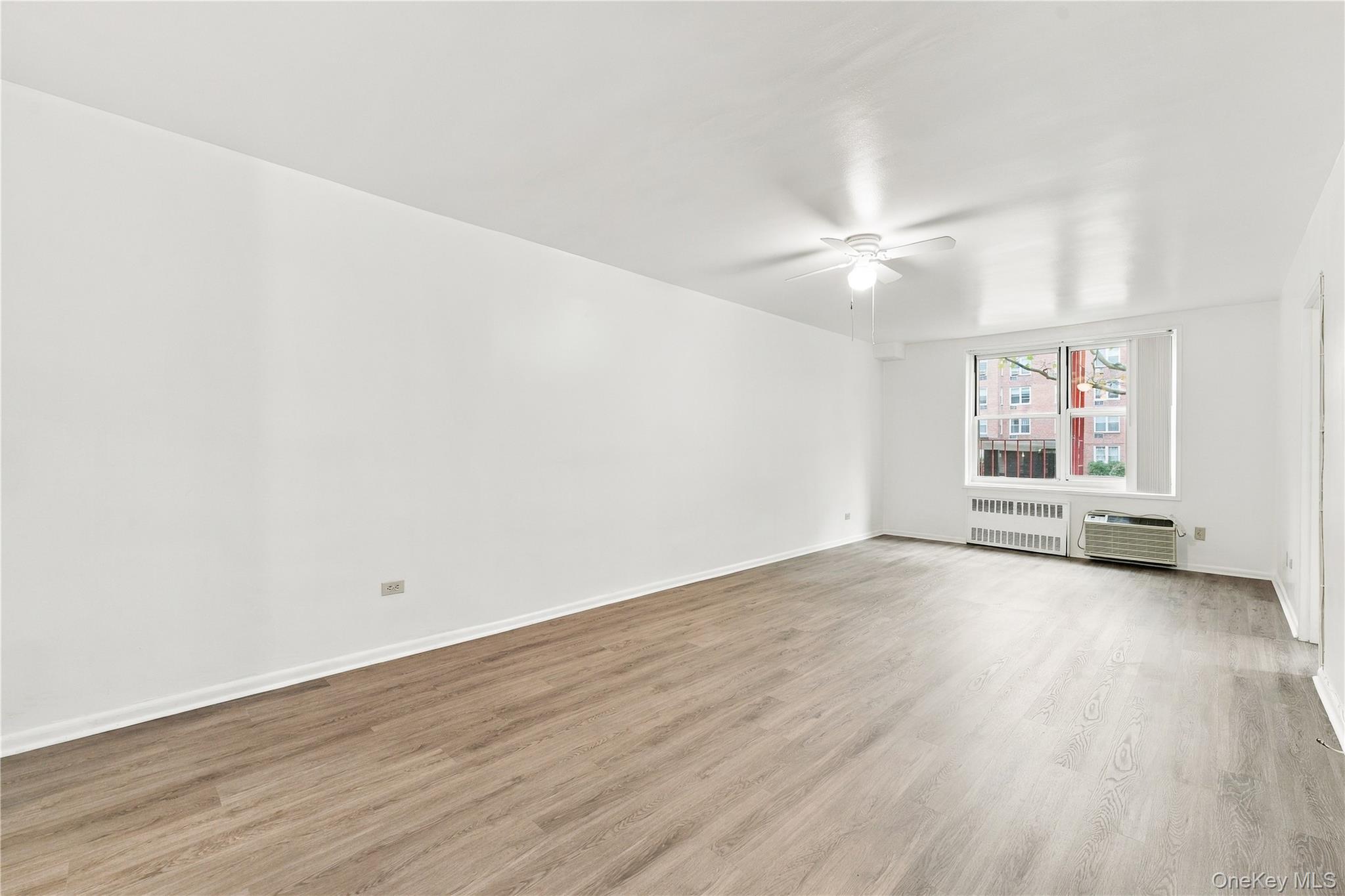 142-05 Roosevelt Avenue, Unit 206 photo 7