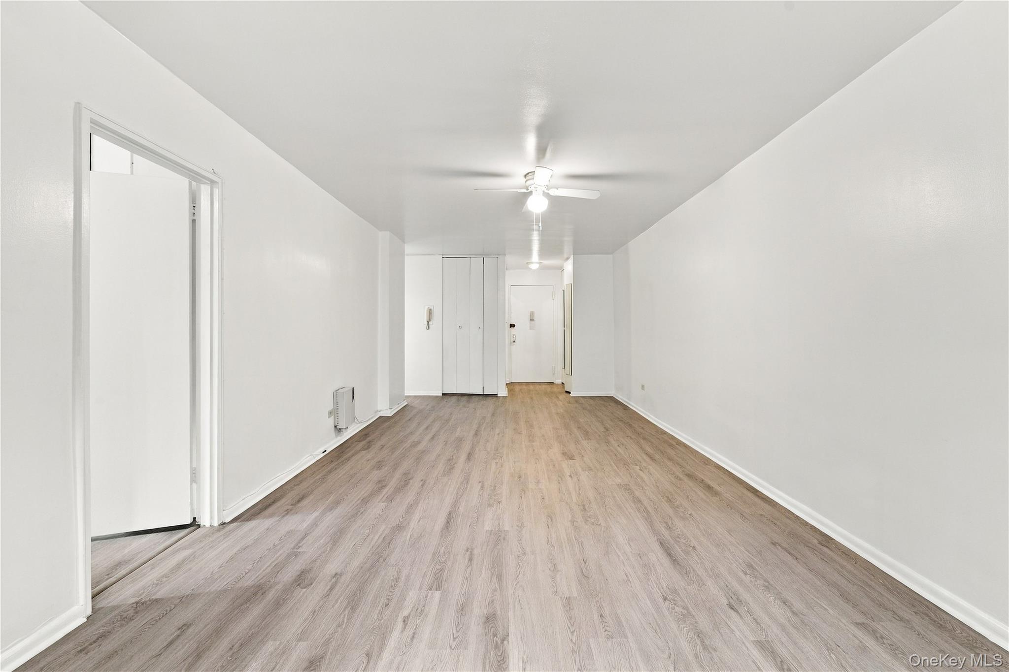 142-05 Roosevelt Avenue, Unit 206 photo 9