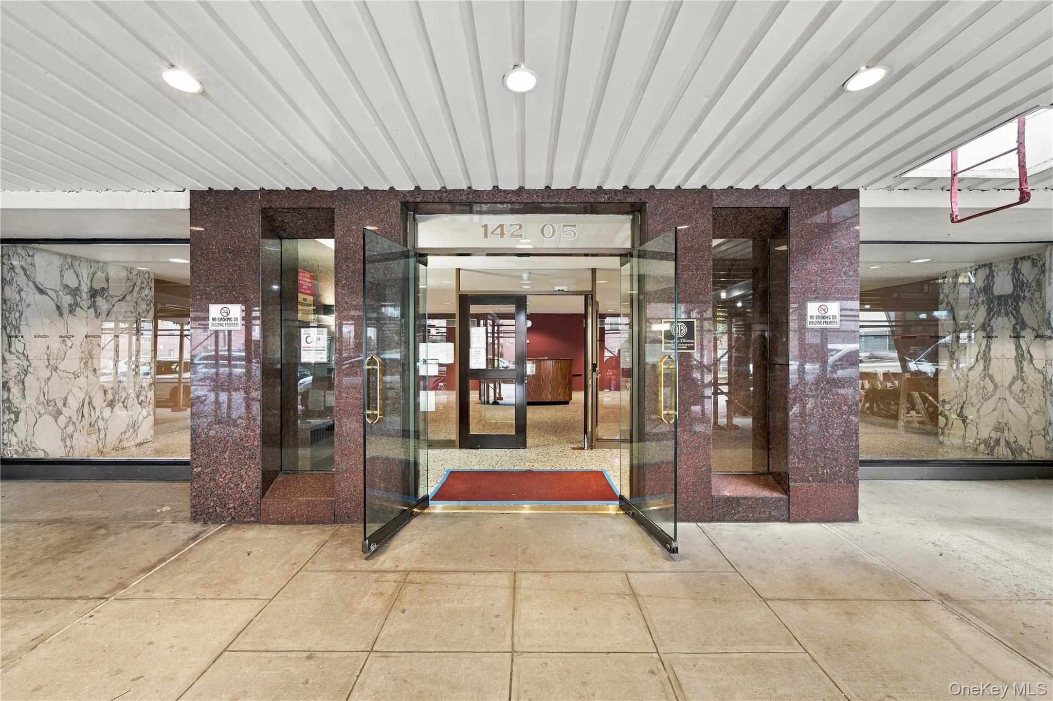 142-05 Roosevelt Avenue, Unit 206