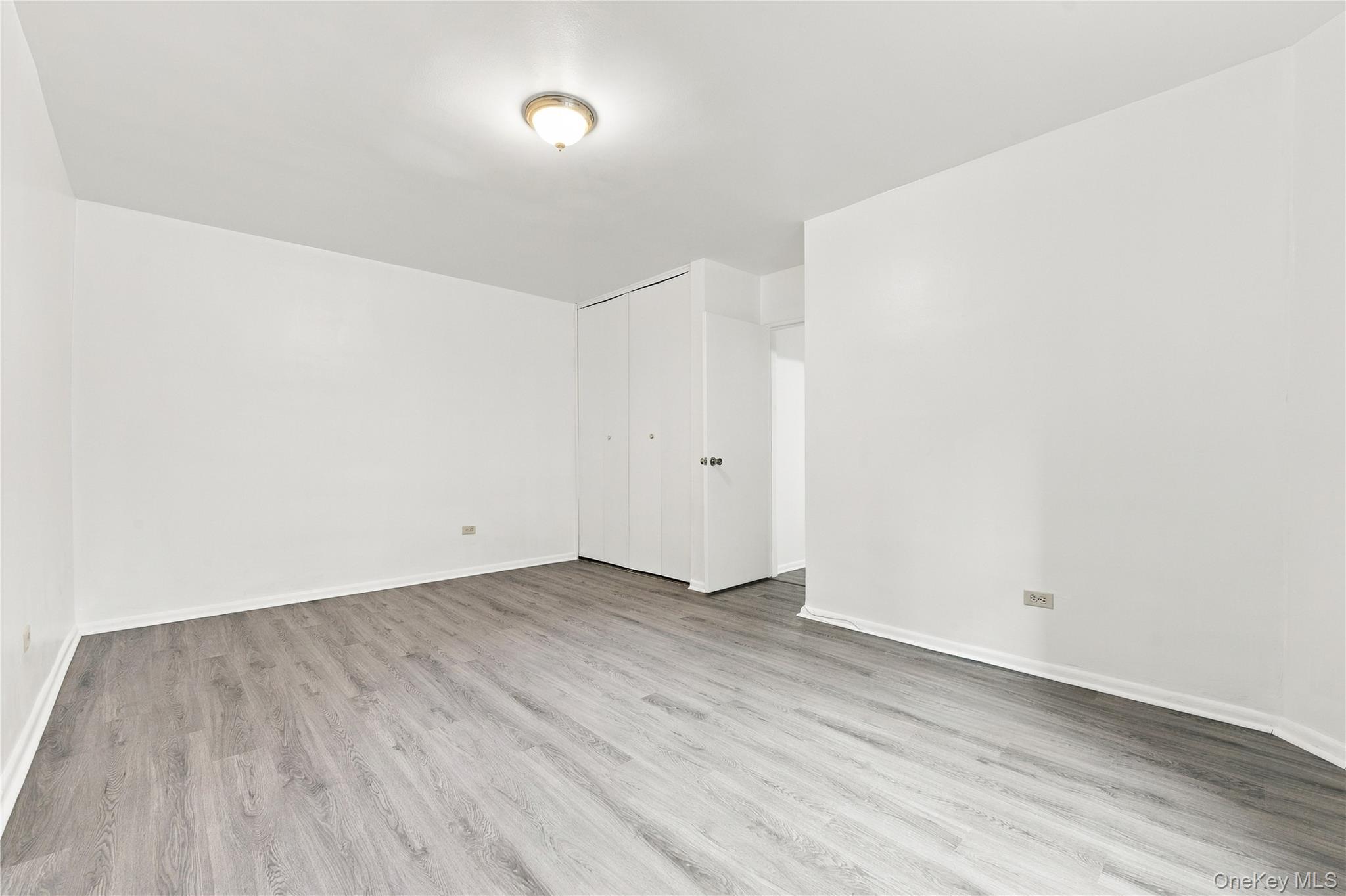 142-05 Roosevelt Avenue, Unit 206 photo 23