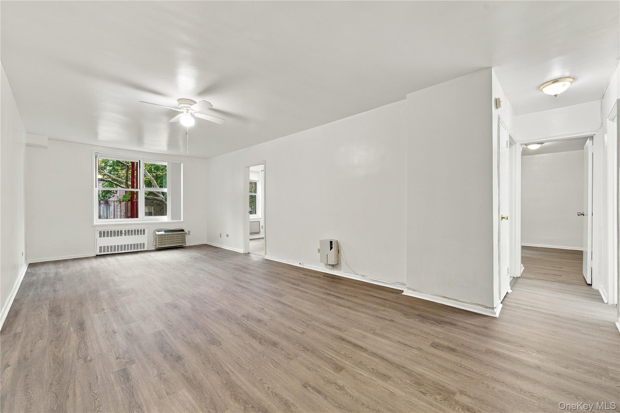 142-05 Roosevelt Avenue, Unit 206 photo 8