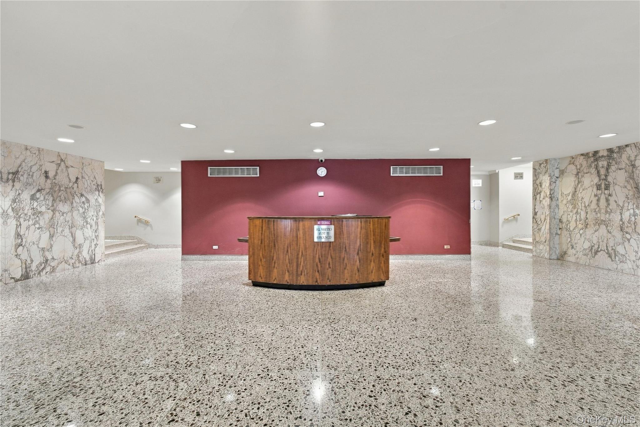 142-05 Roosevelt Avenue, Unit 206 photo 2