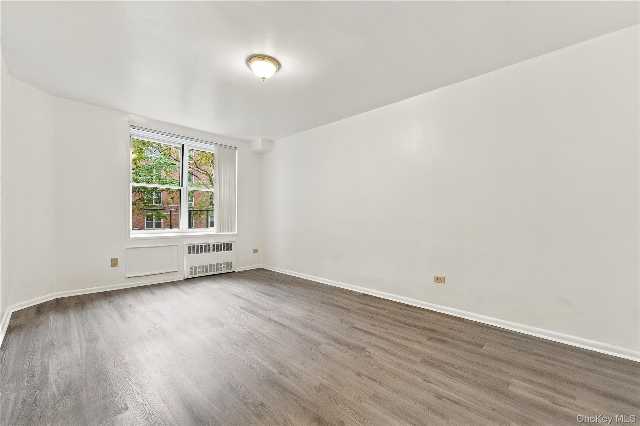 142-05 Roosevelt Avenue, Unit 206 photo 20