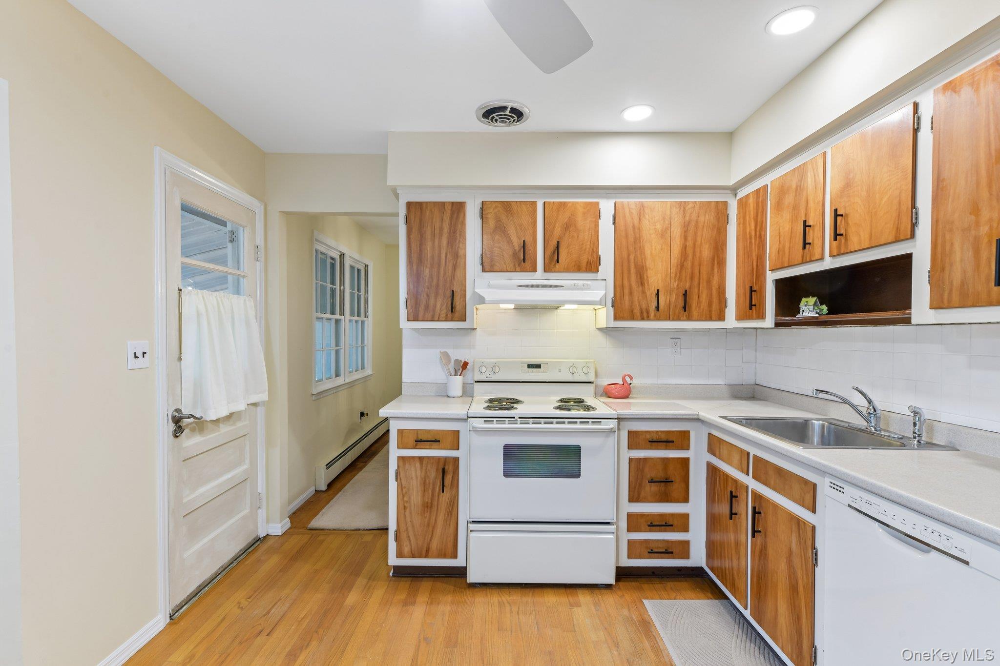 365 Van Buren Street – For Sale photo 10