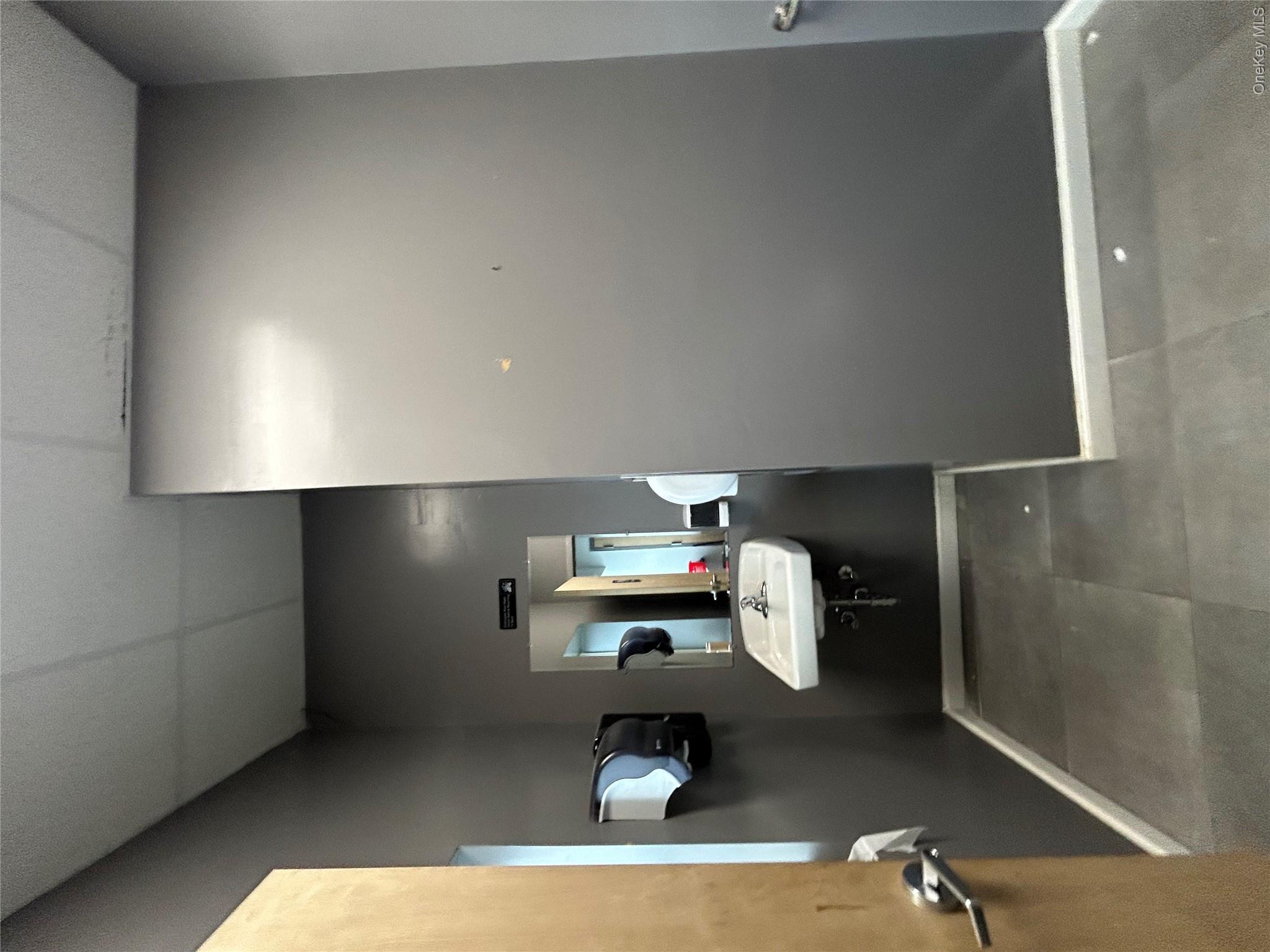 82 N Village Avenue – For Rent photo 4