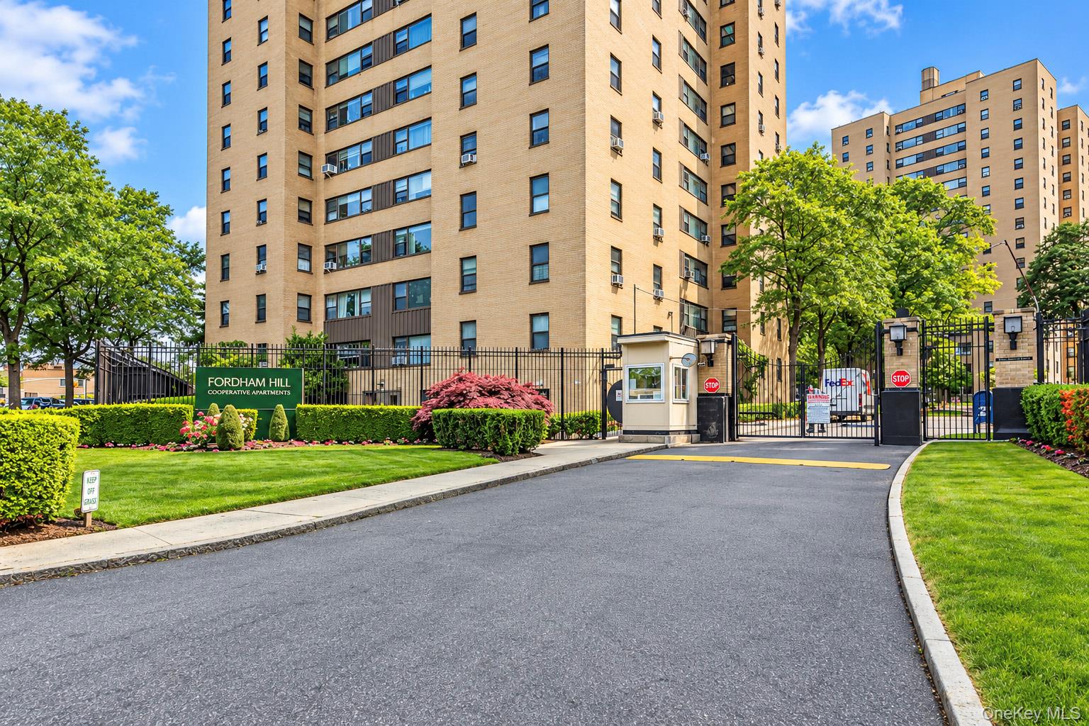 4 Fordham Hill Oval, Unit 12G photo 21