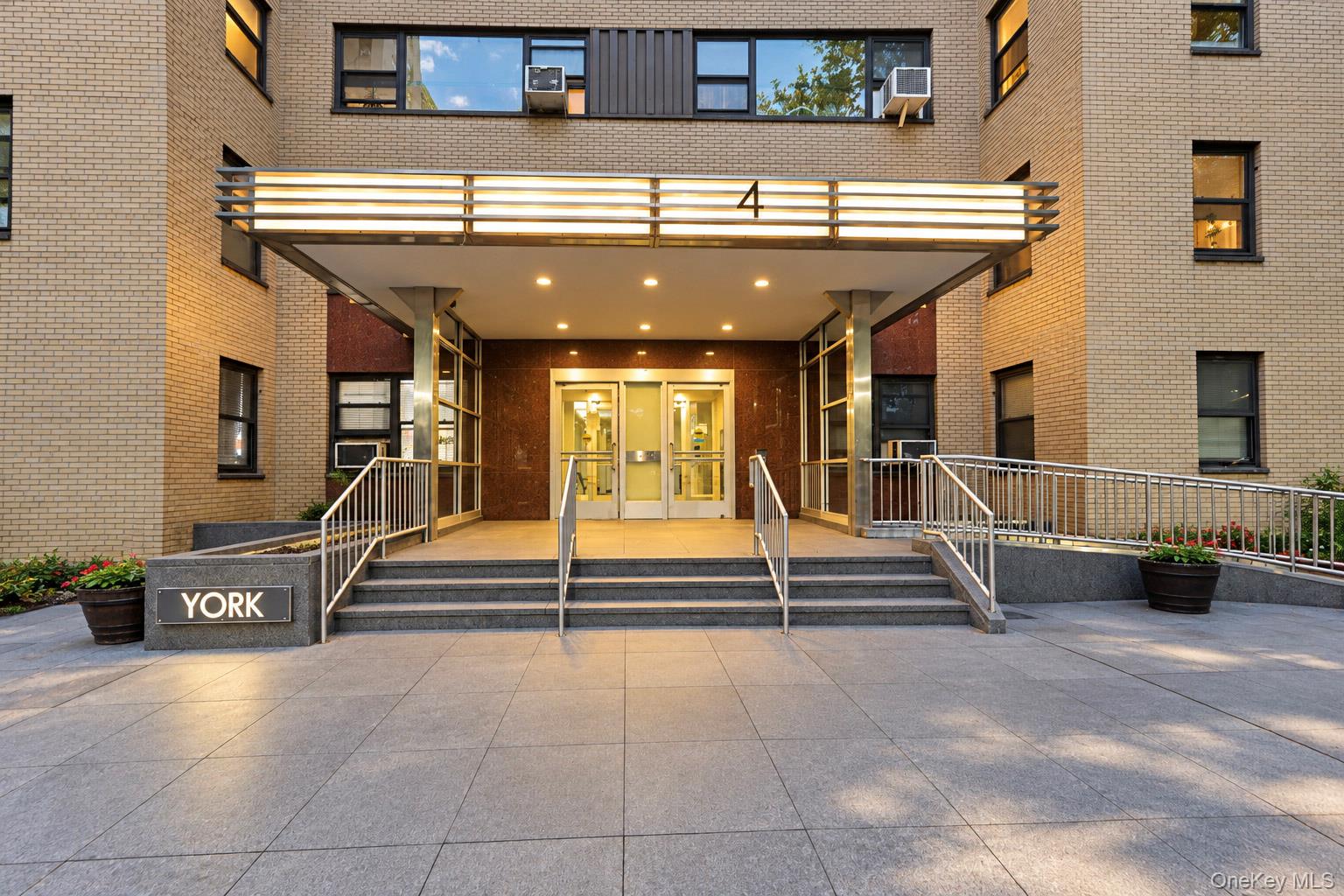 4 Fordham Hill Oval, Unit 12G photo 11