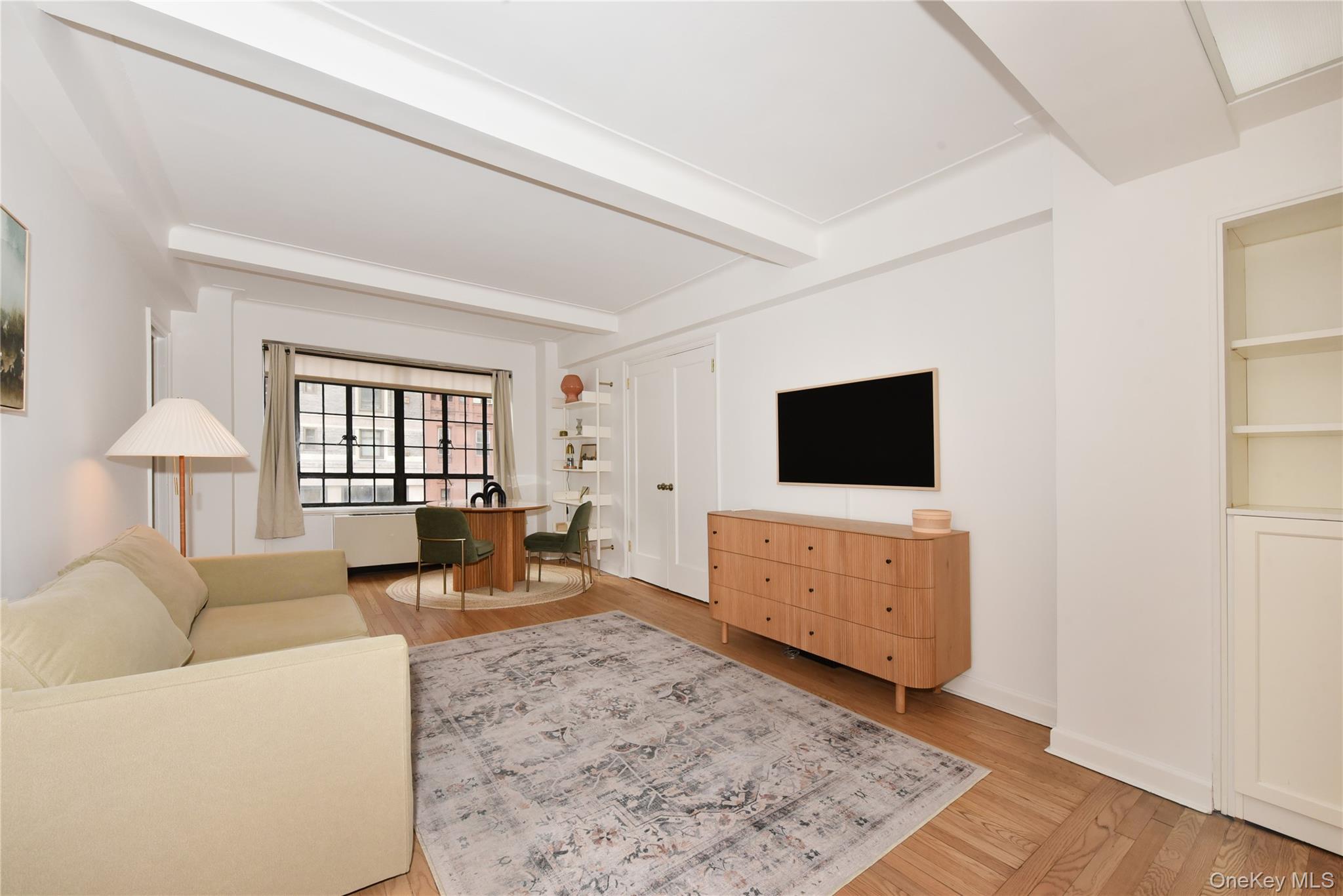 10 Park Avenue, Unit 4B photo 4