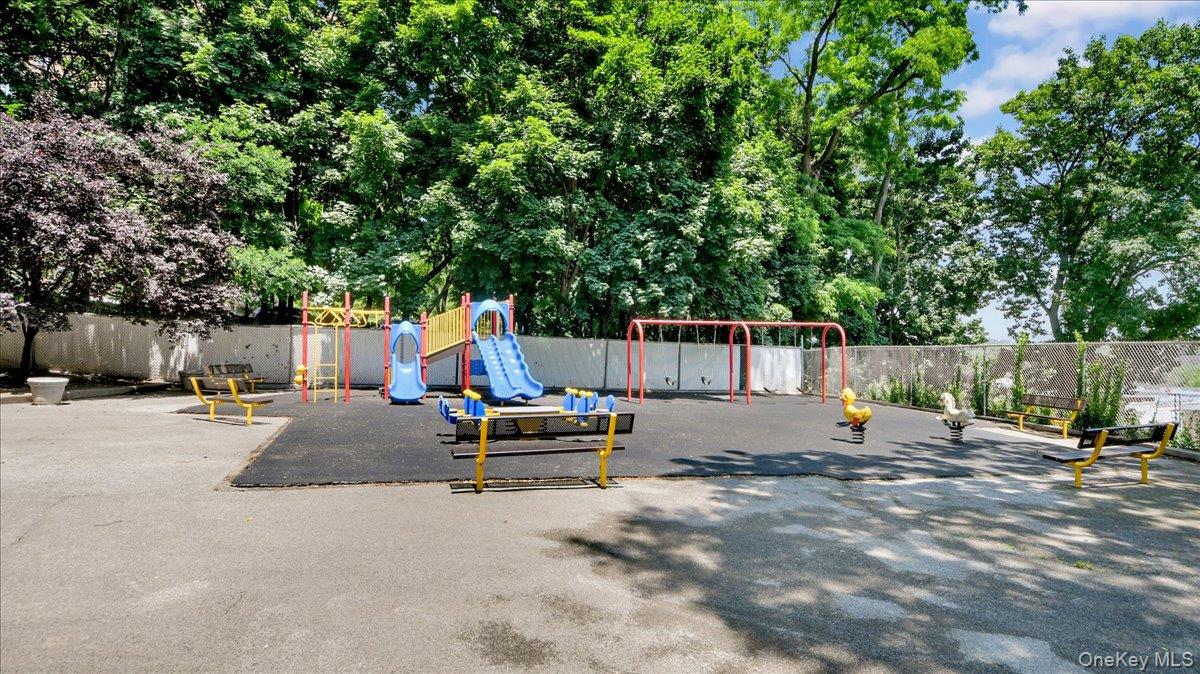 5635 Netherland Avenue, Unit 2C photo 12