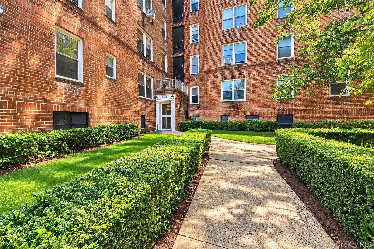 5635 Netherland Avenue, Unit 2C photo 9