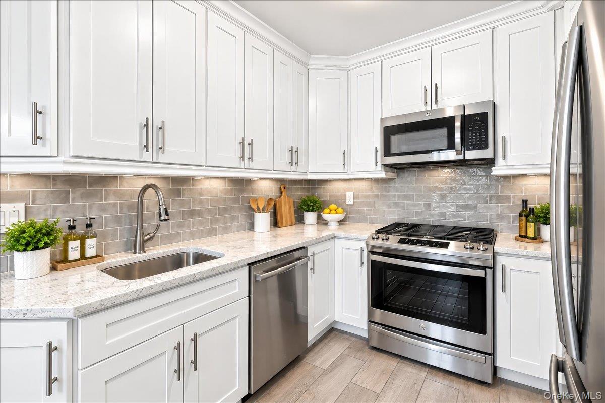 5635 Netherland Avenue, Unit 2C photo 2