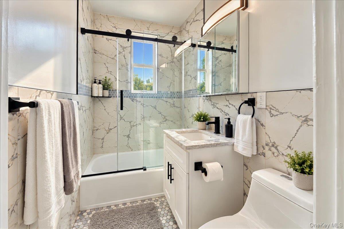 5635 Netherland Avenue, Unit 2C photo 3