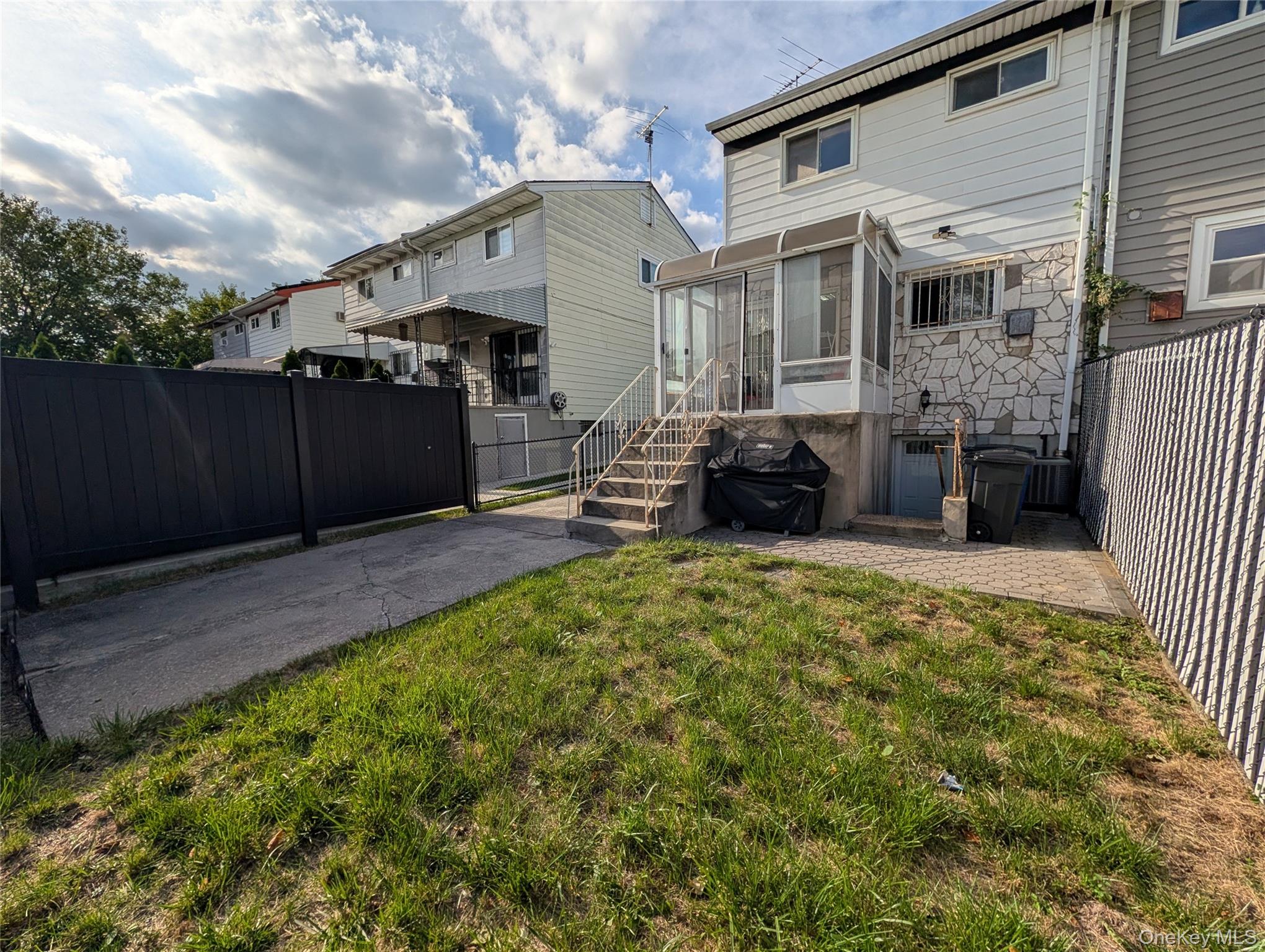 201-46 120 Avenue – For Sale photo 3