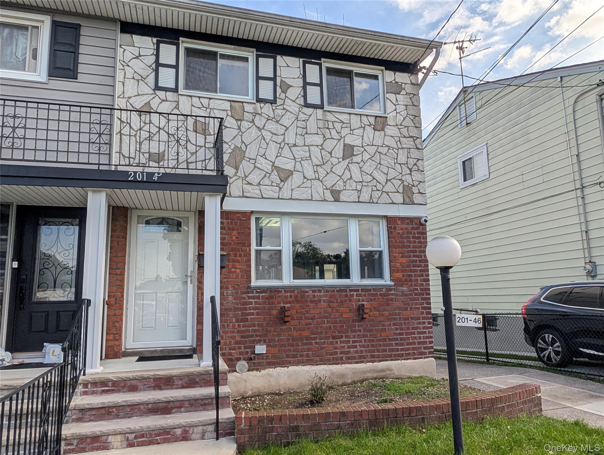 201-46 120 Avenue – For Sale