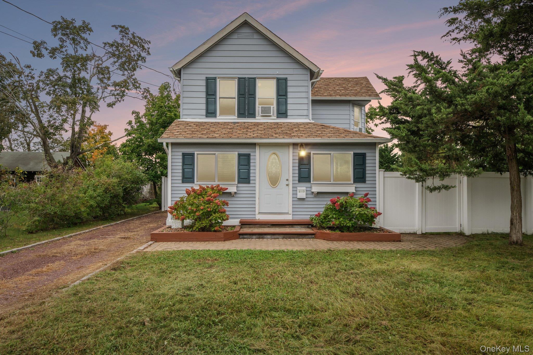 195 River Avenue – For Sale