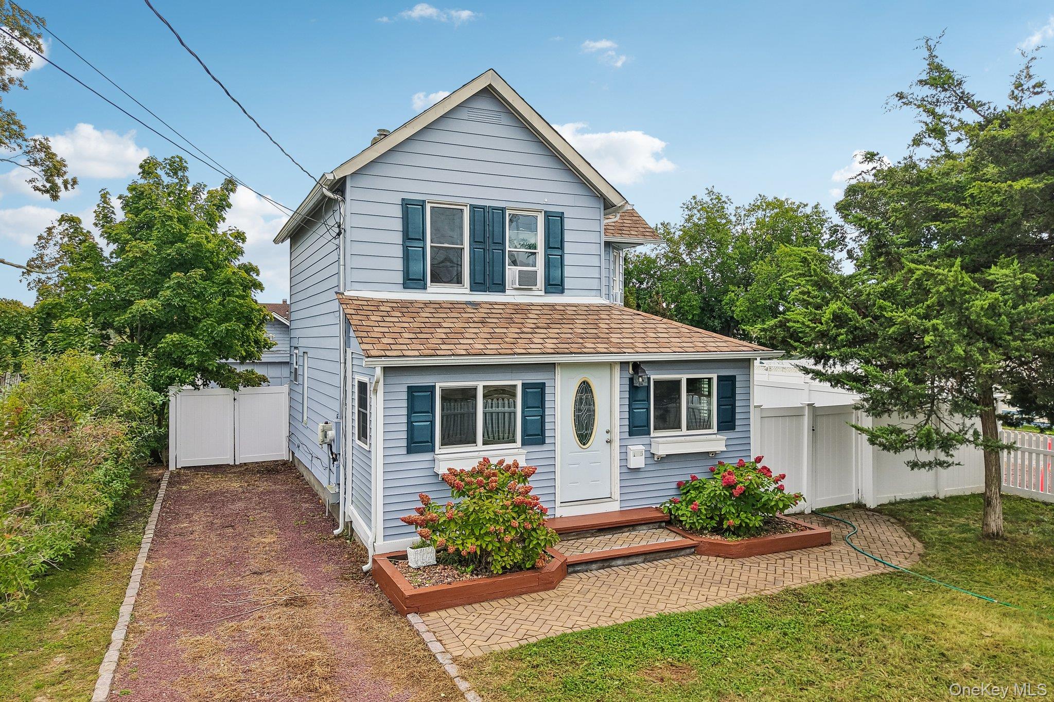 195 River Avenue – For Sale photo 2