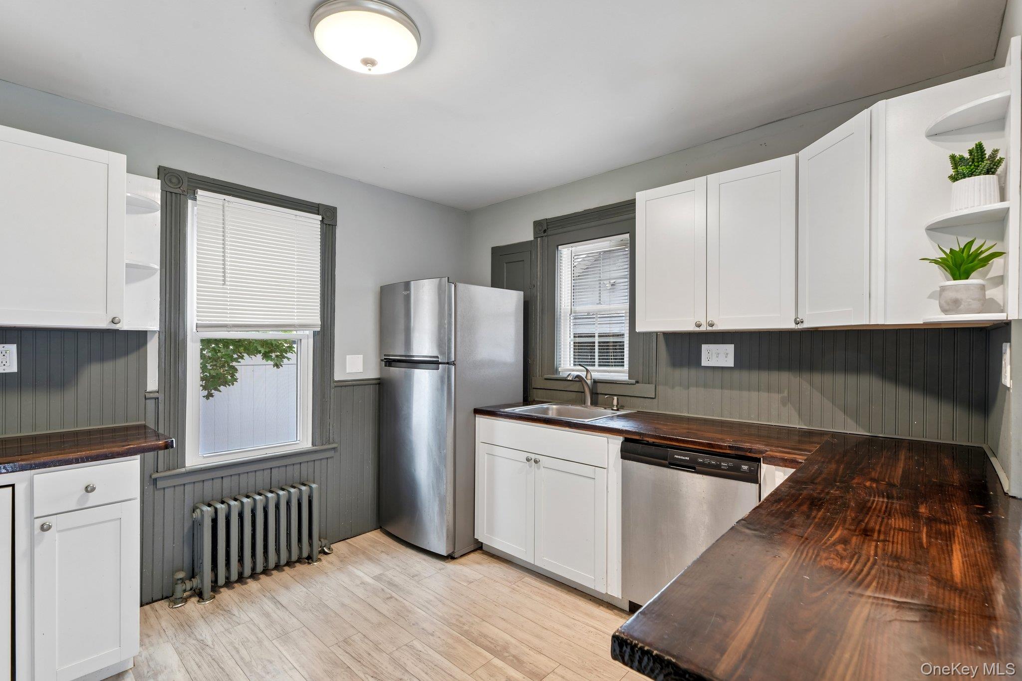 195 River Avenue – For Sale photo 8