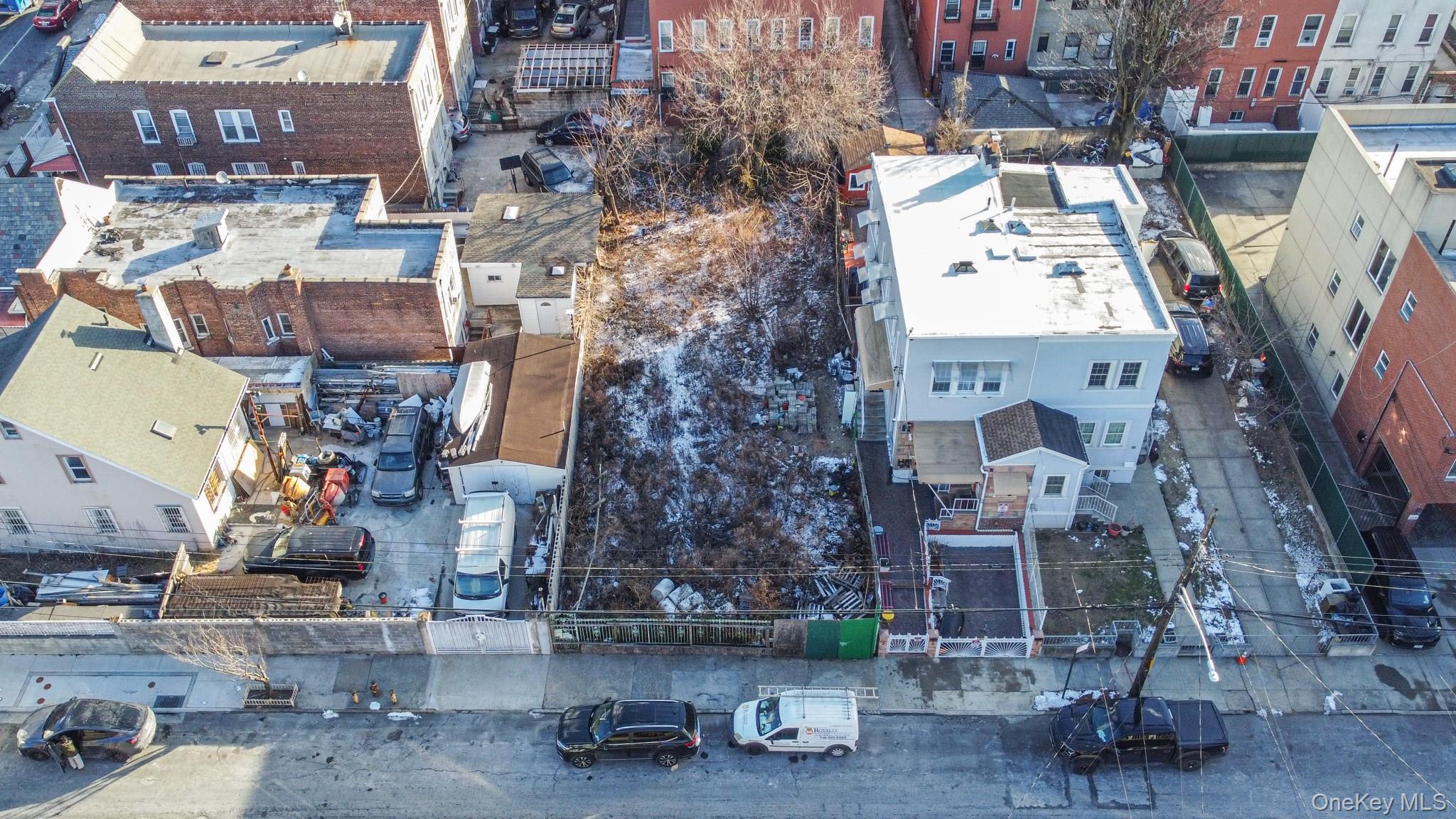 175 E 55th Street – For Sale