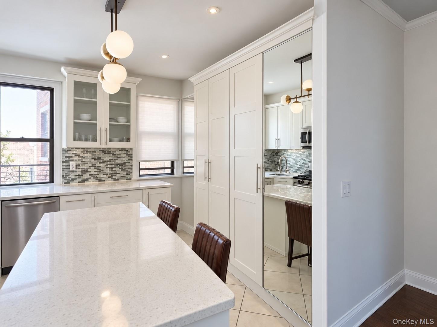 21-68 35 Street, Unit 3B photo 2