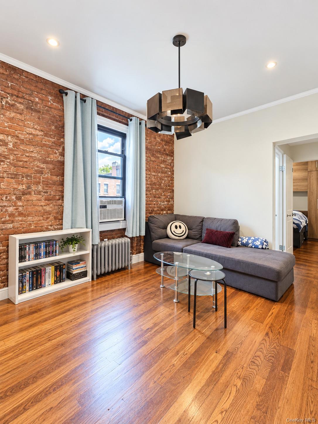 21-68 35 Street, Unit 3B photo 3