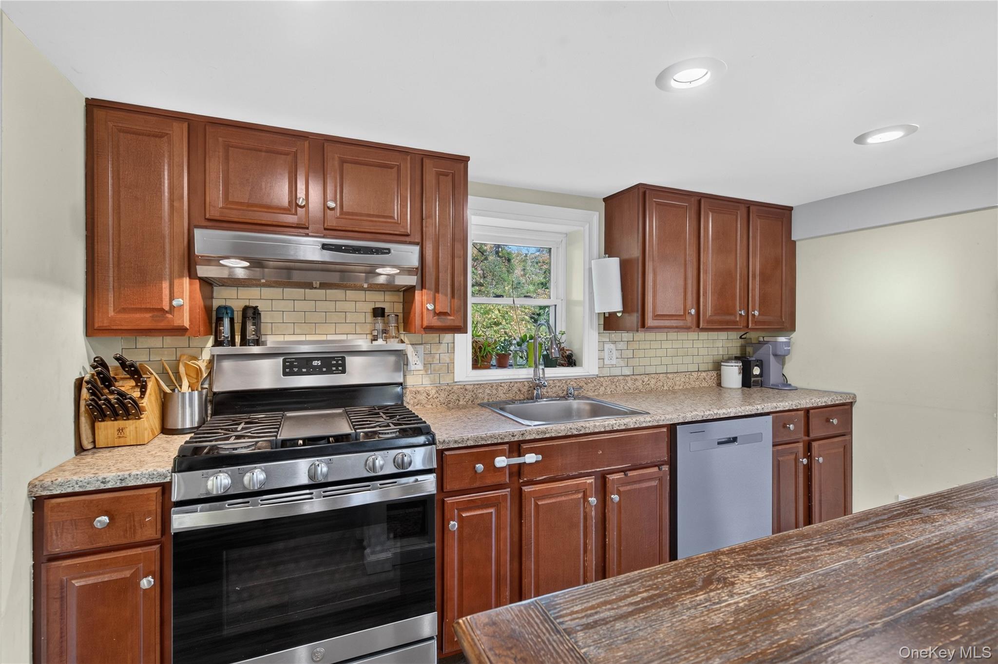 311 Old Mill Road – For Sale photo 12
