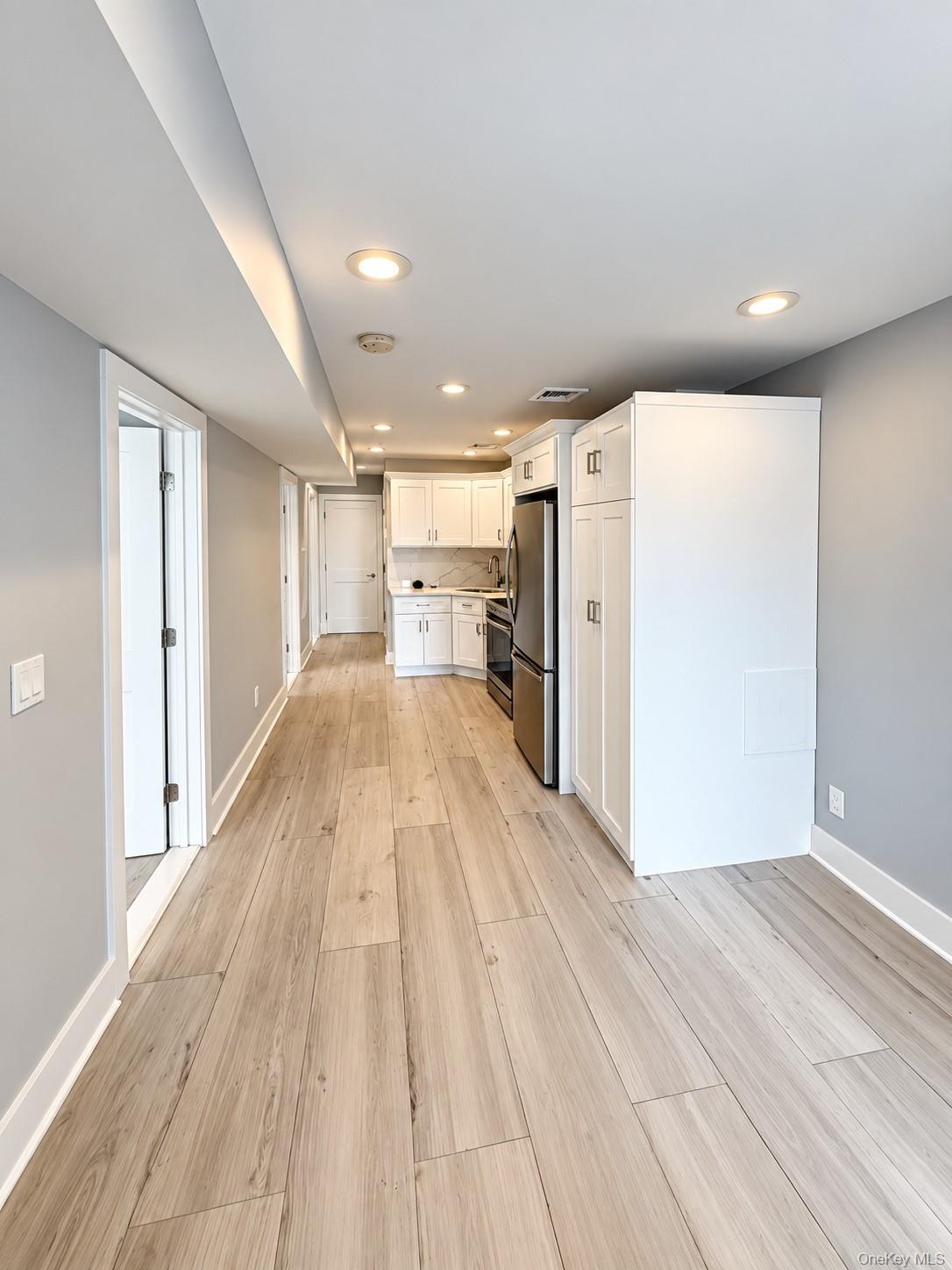 218 Sunrise Highway, Unit 2W photo 4