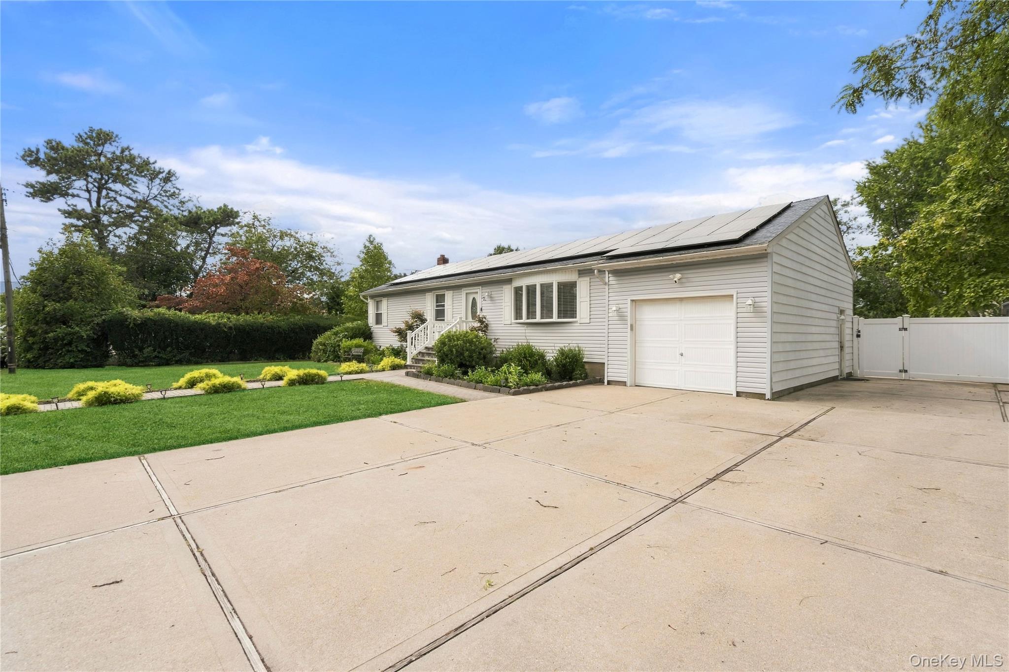 77 Winchester Drive – For Sale photo 2